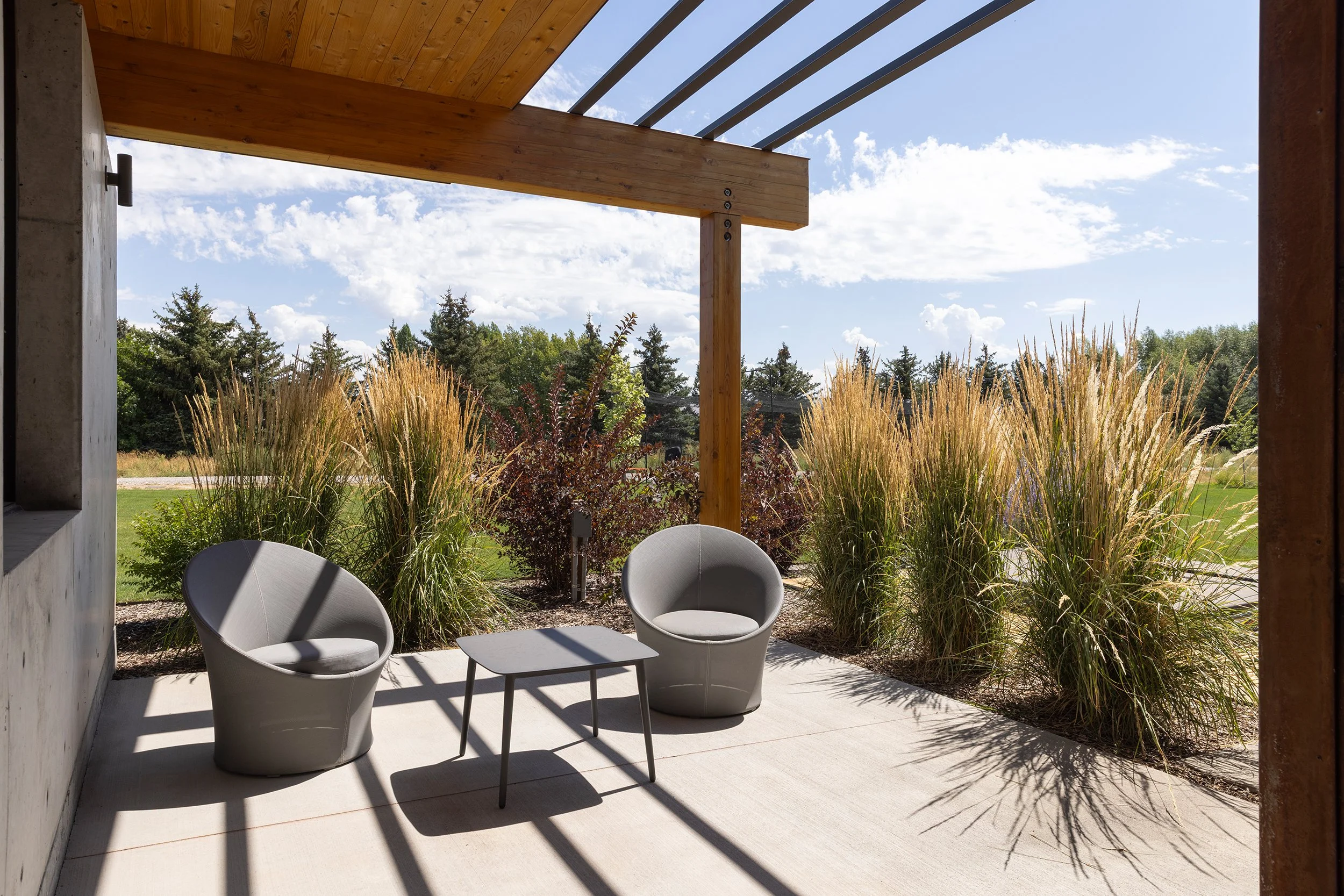 Ward_Blake_Architects_Hay_Shed_Residence_Exterior_Patio_View.jpg