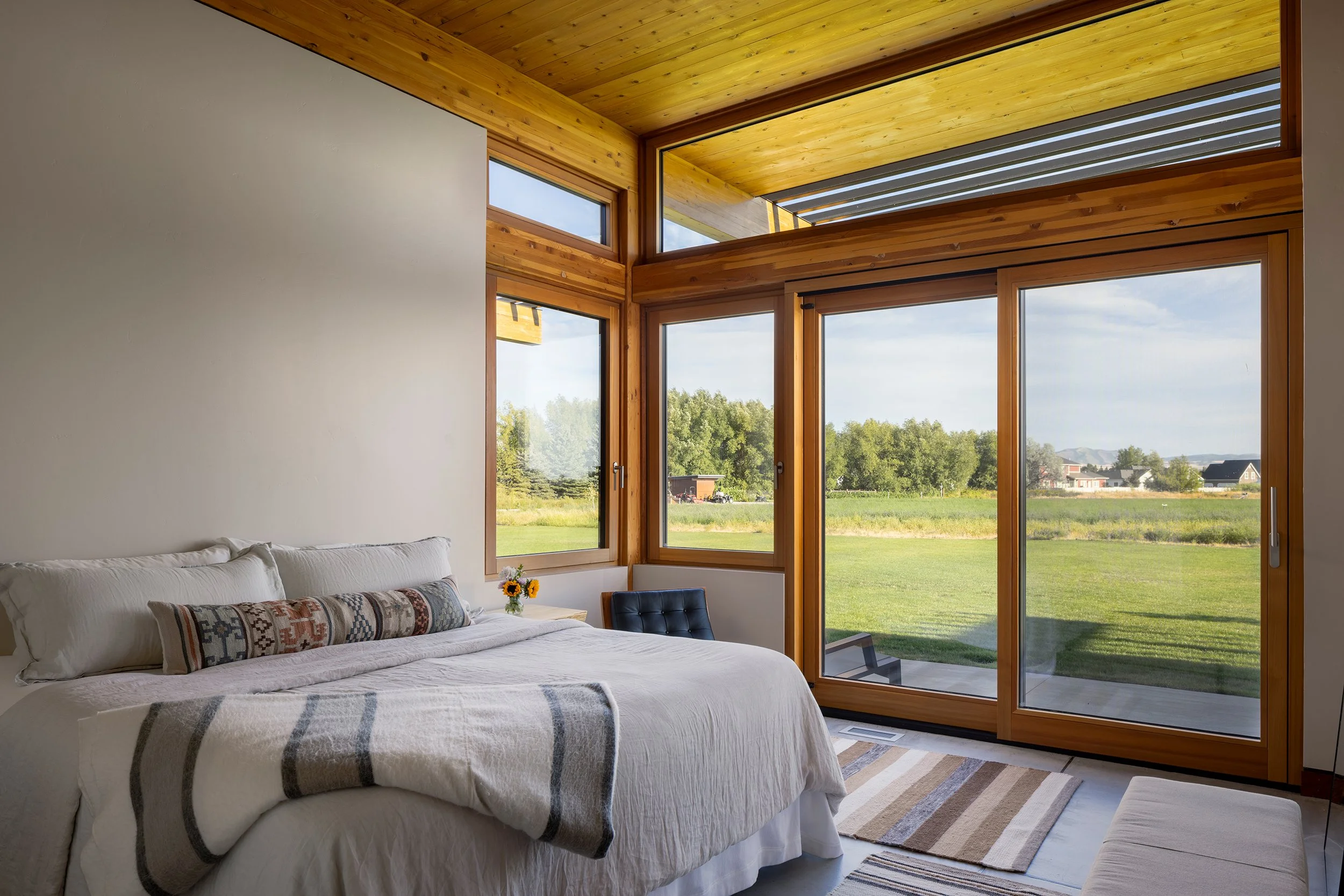 Ward_Blake_Architects_Hay_Shed_Residence_Interior_Primary_Suite.jpg