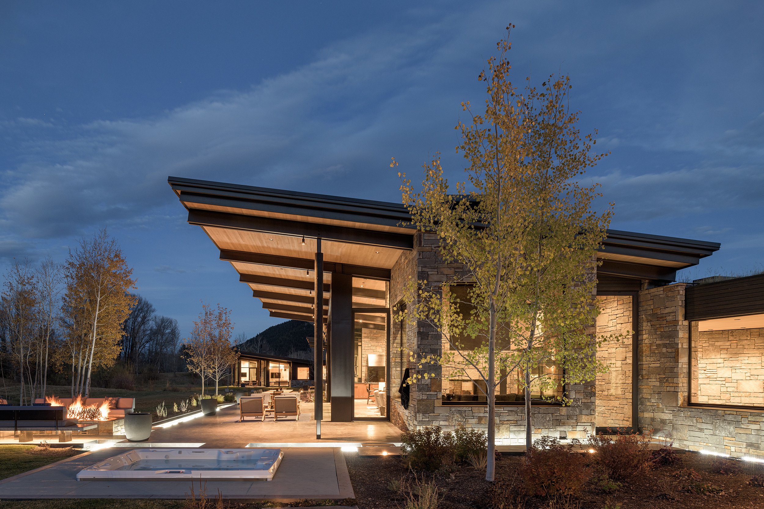 Ward_Blake_Architects_ChaChe_Residence_Exterior_Patio_Firepit_Hot_tub_View.jpg