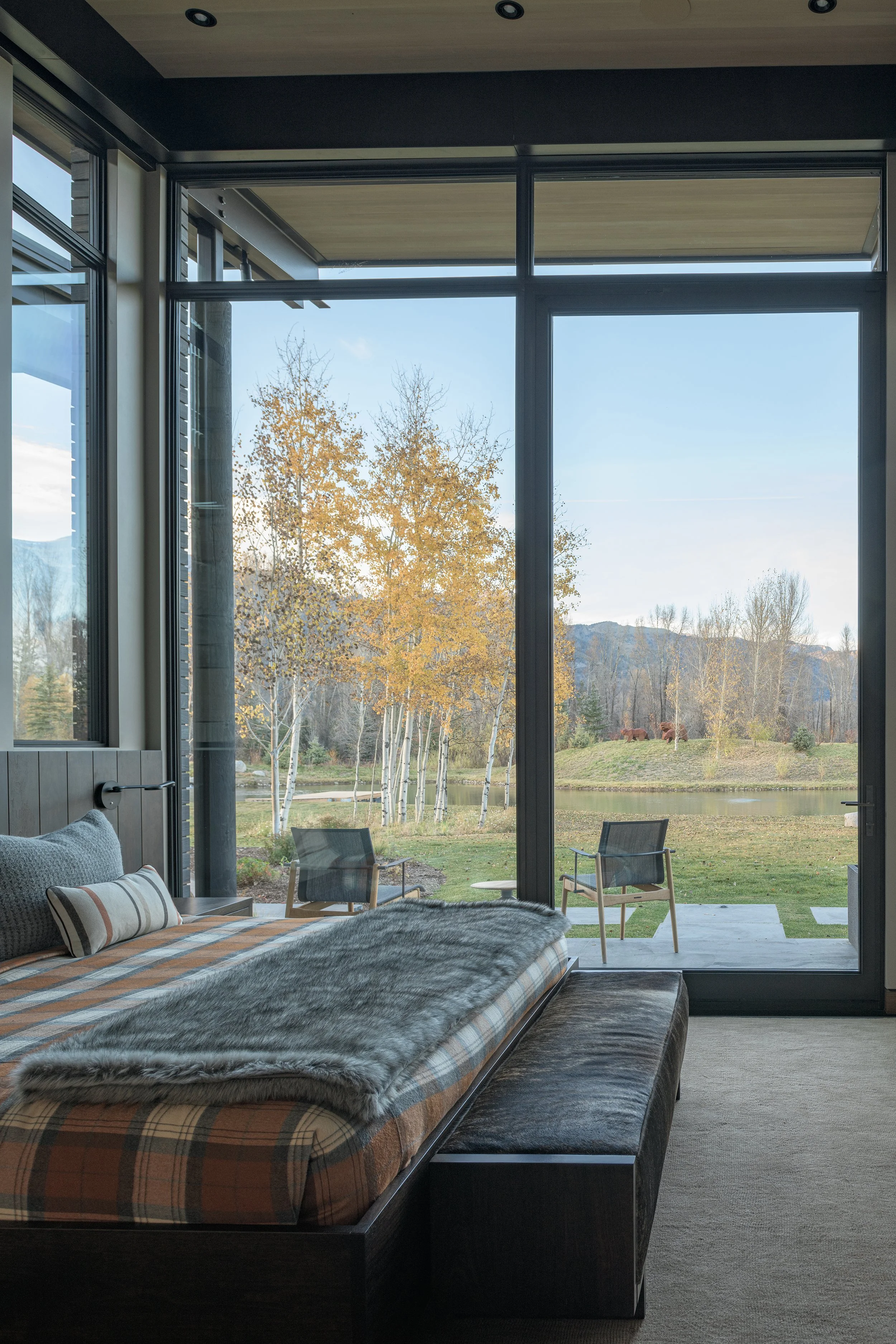 Ward_Blake_Architects_ChaChe_Residence_Interior_Guest_Room_View_Mountain_Views.jpg