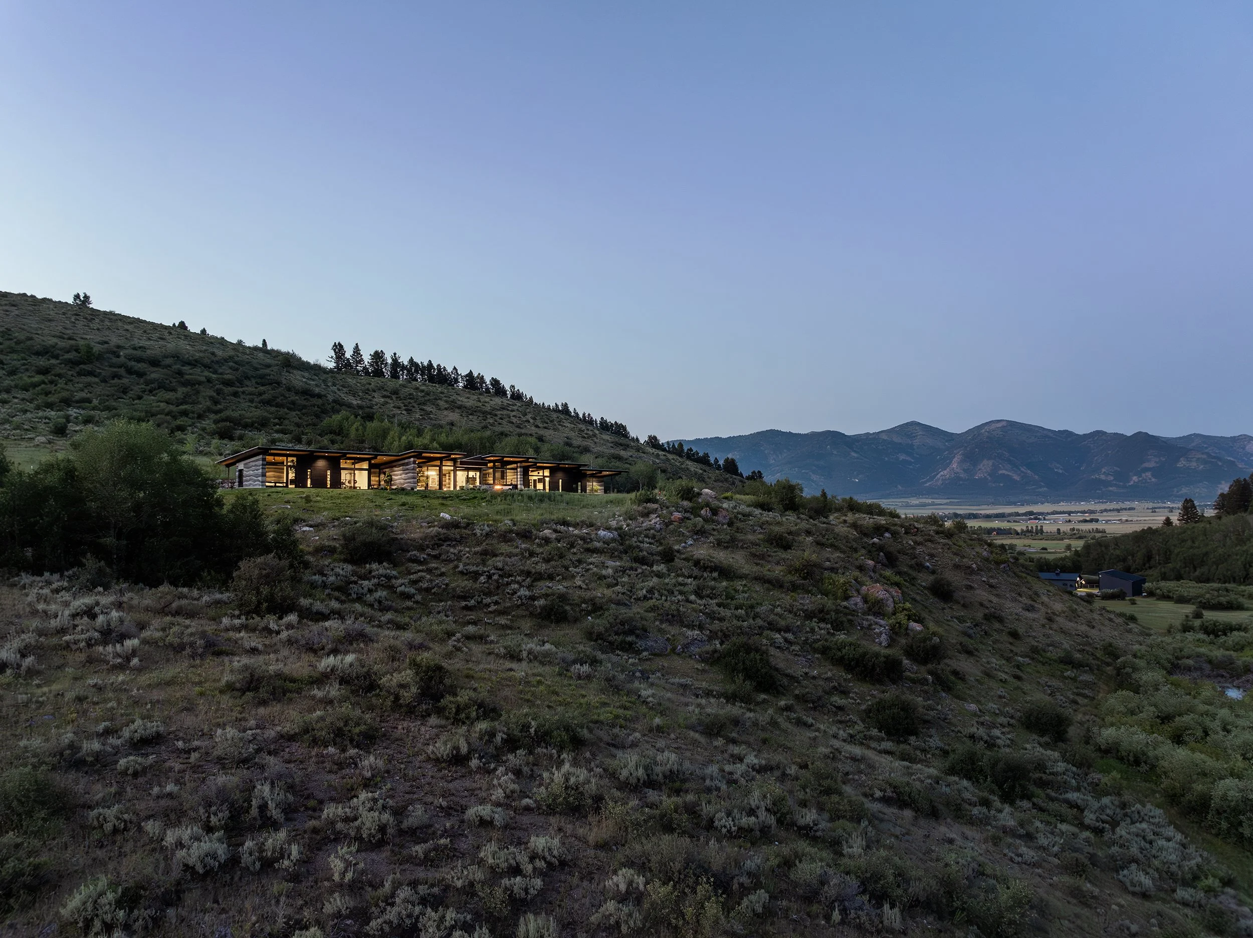 Ward_Blake_Architects_Freedom_Residence_Exterior_Dusk_Full_View.jpg
