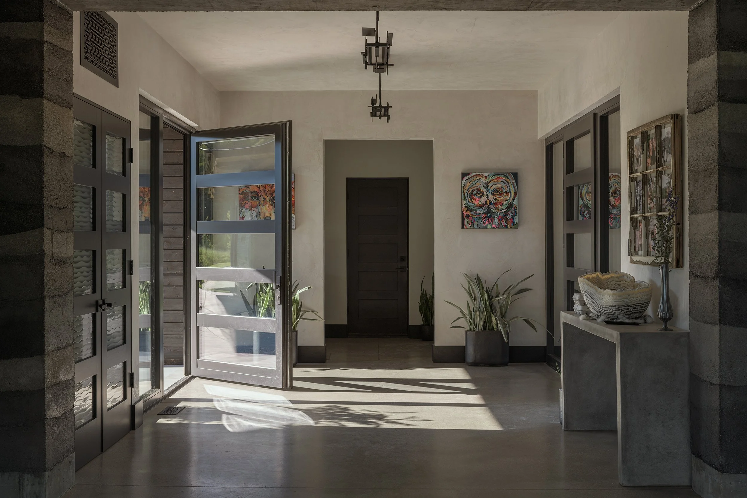 Ward_Blake_Architects_Freedom_Residence_Interior_Front_Entry_Rammed_Earth_Walls.jpg
