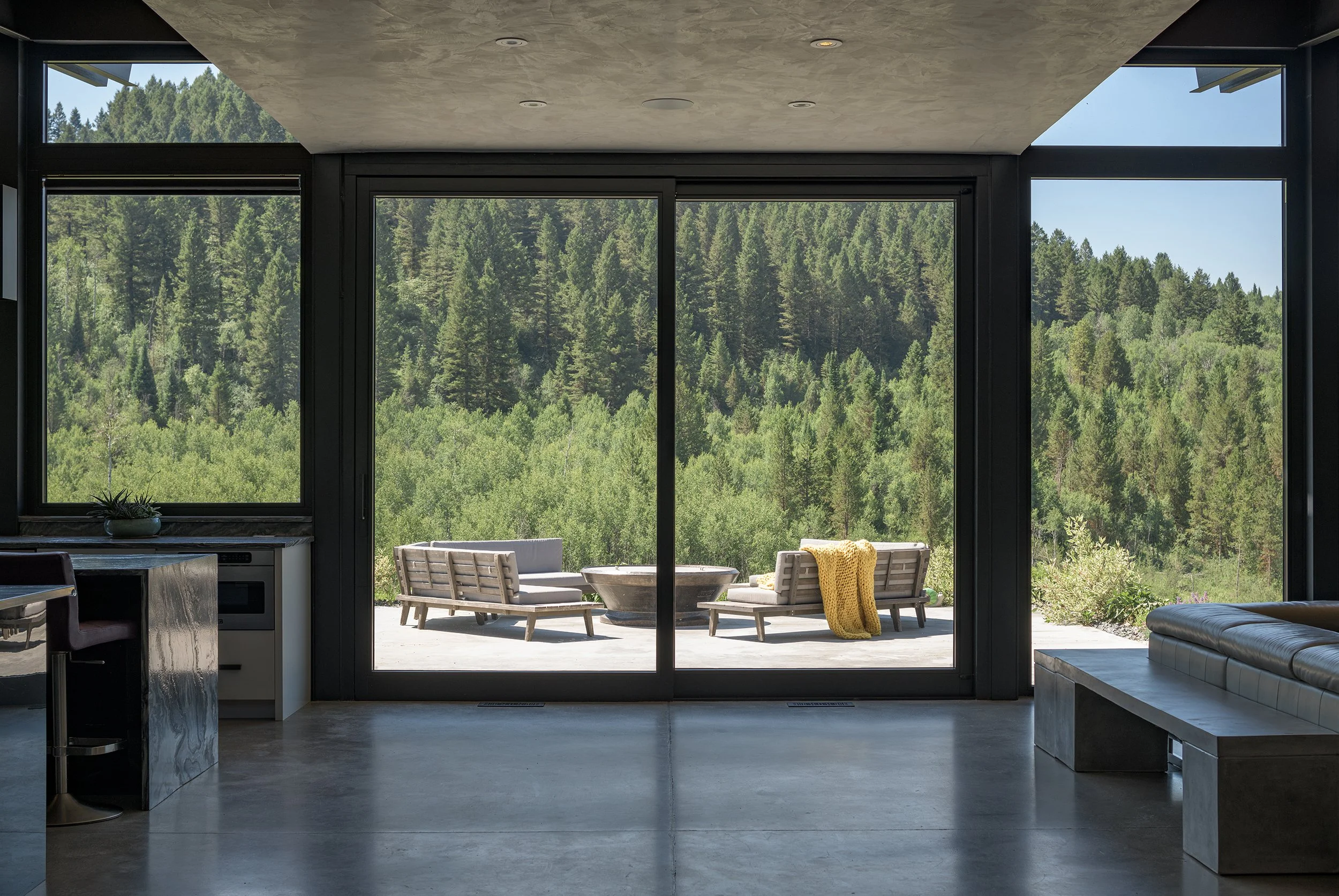 Ward_Blake_Architects_Freedom_Residence_Interior_Patio_Entry_Concrete_Monuntain_Views.jpg