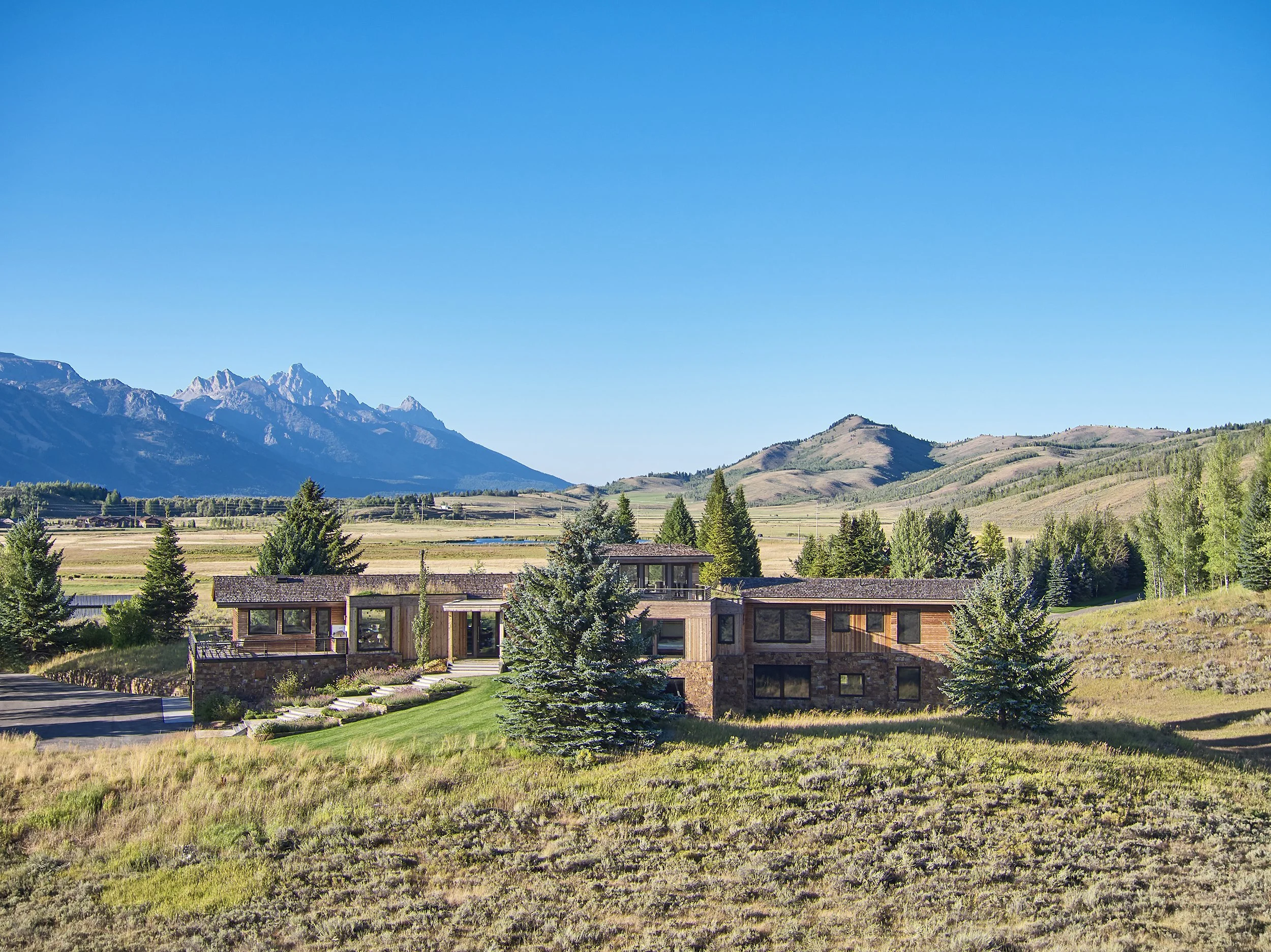Ward_Blake_Architects_Skyline_Ranch_Exterior_Ariel_View_Mountains.jpg