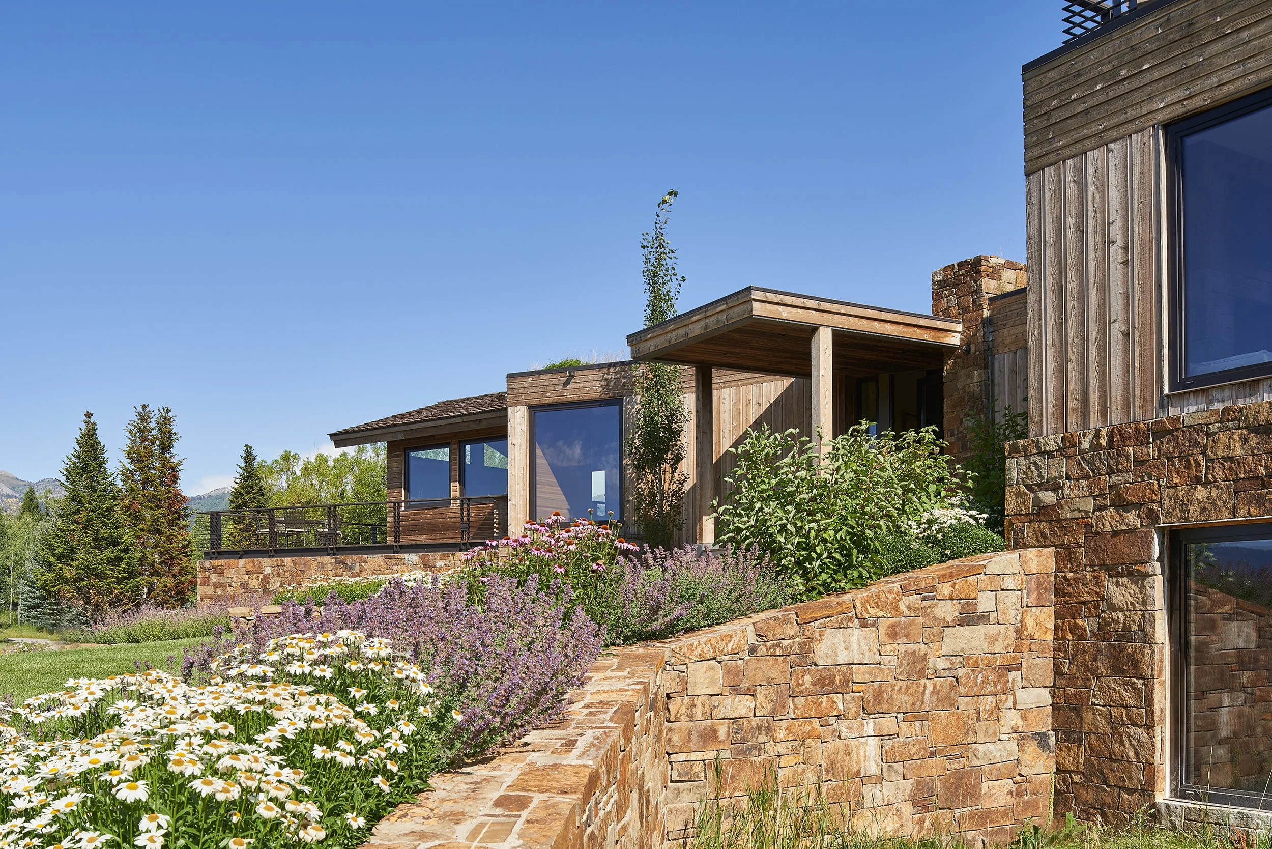 Ward_Blake_Architects_Skyline_Ranch_Exterior_Retaining_Wall.jpg