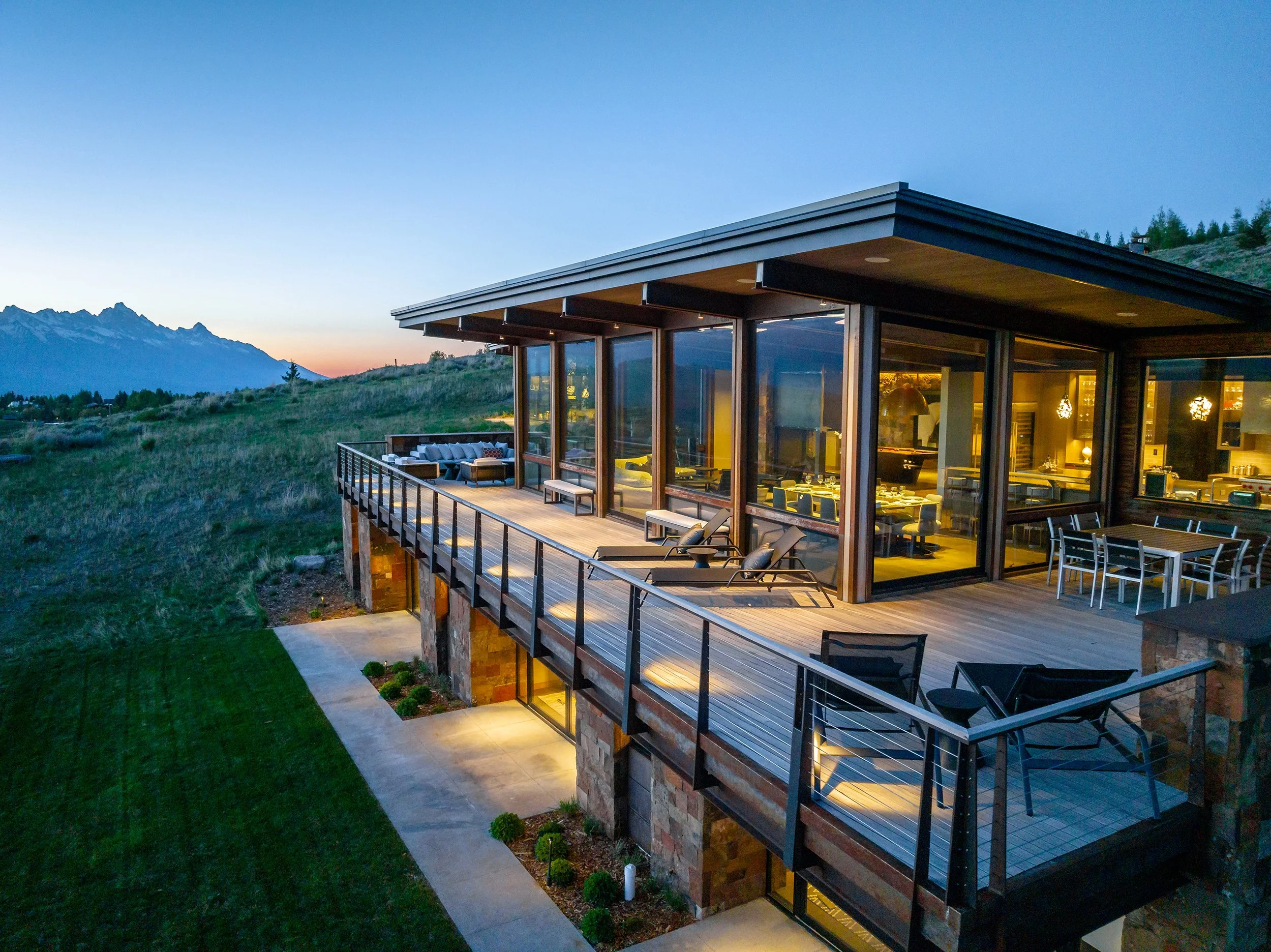 Ward_Blake_Architects_Ridge_52_Residence_Exterior_Dusk_Upper_Lower_Porch_View.jpg