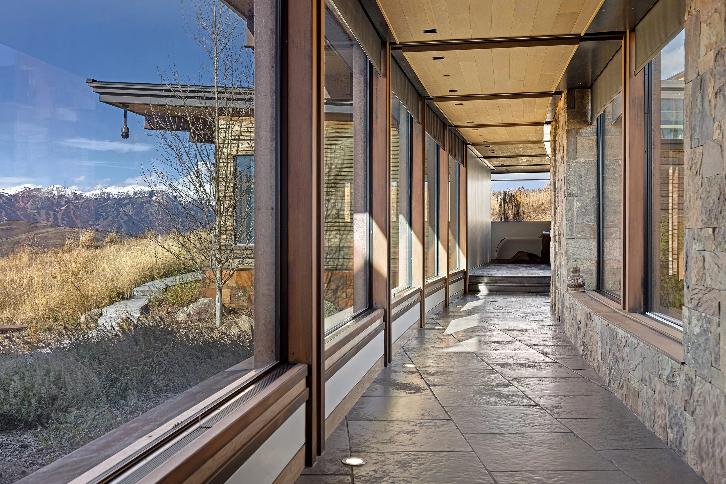 Ward_Blake_Architects_Ridge_52_Residence_Interior_Hallway_Detail.jpg