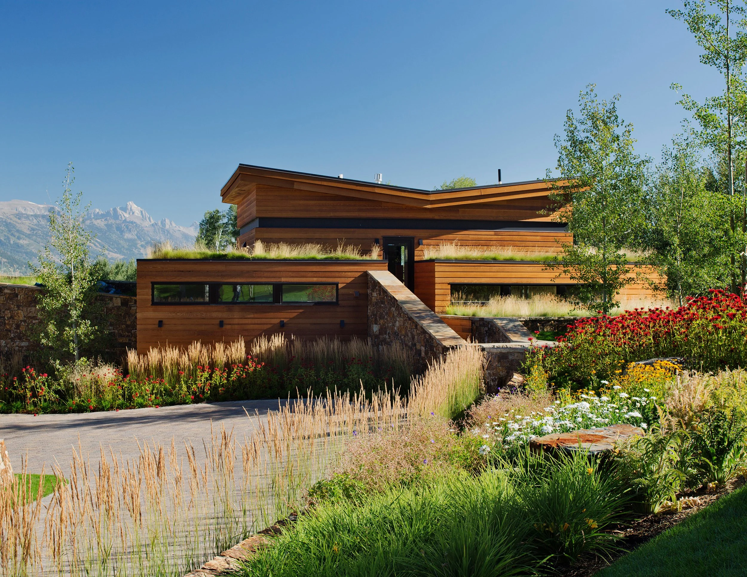 Green_Knoll_Residence_Luxury_Custom_Modern_Homes_Exterior_Roof_Detail.jpg