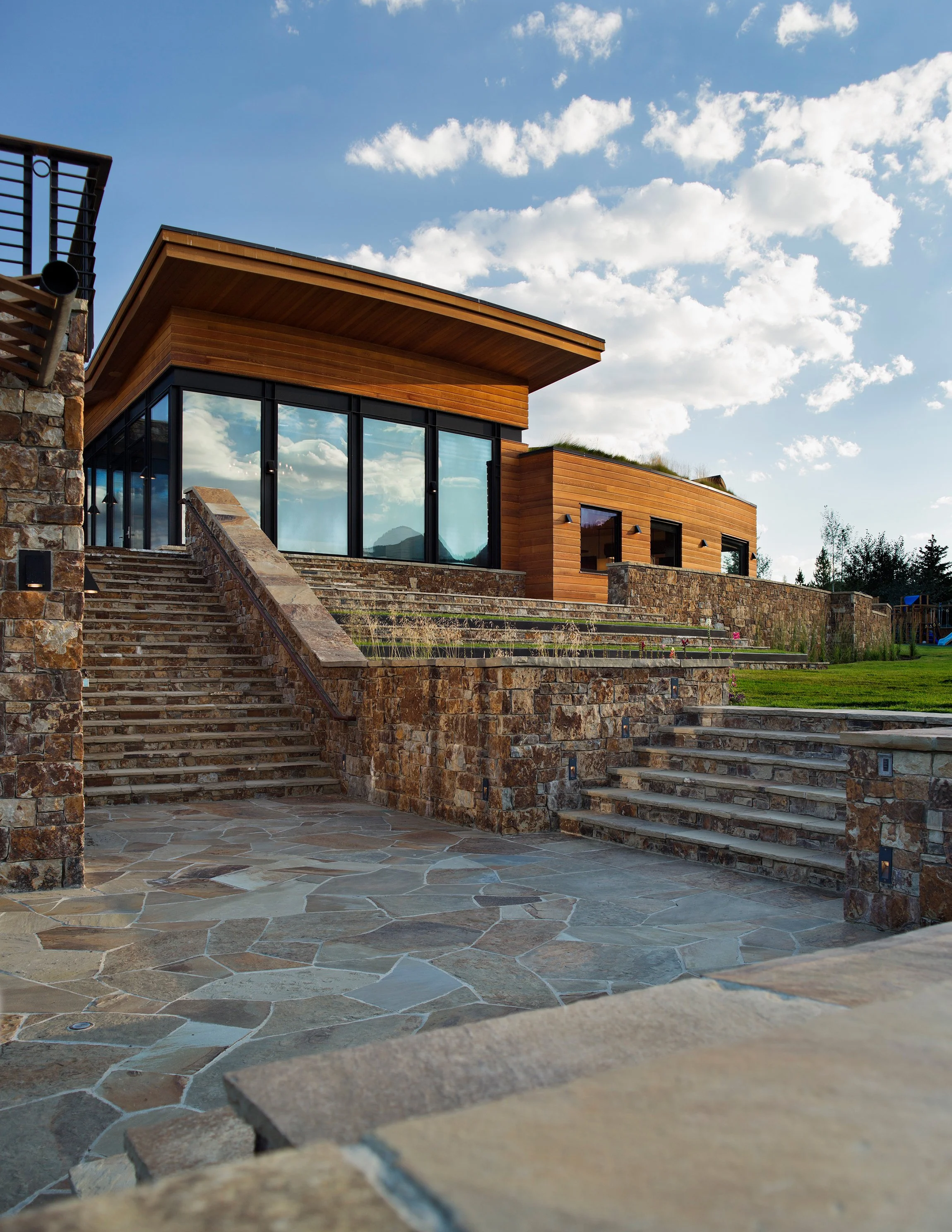 Green_Knoll_Residence_Luxury_Custom_Modern_Homes_Outside_Stair_Detail.jpg