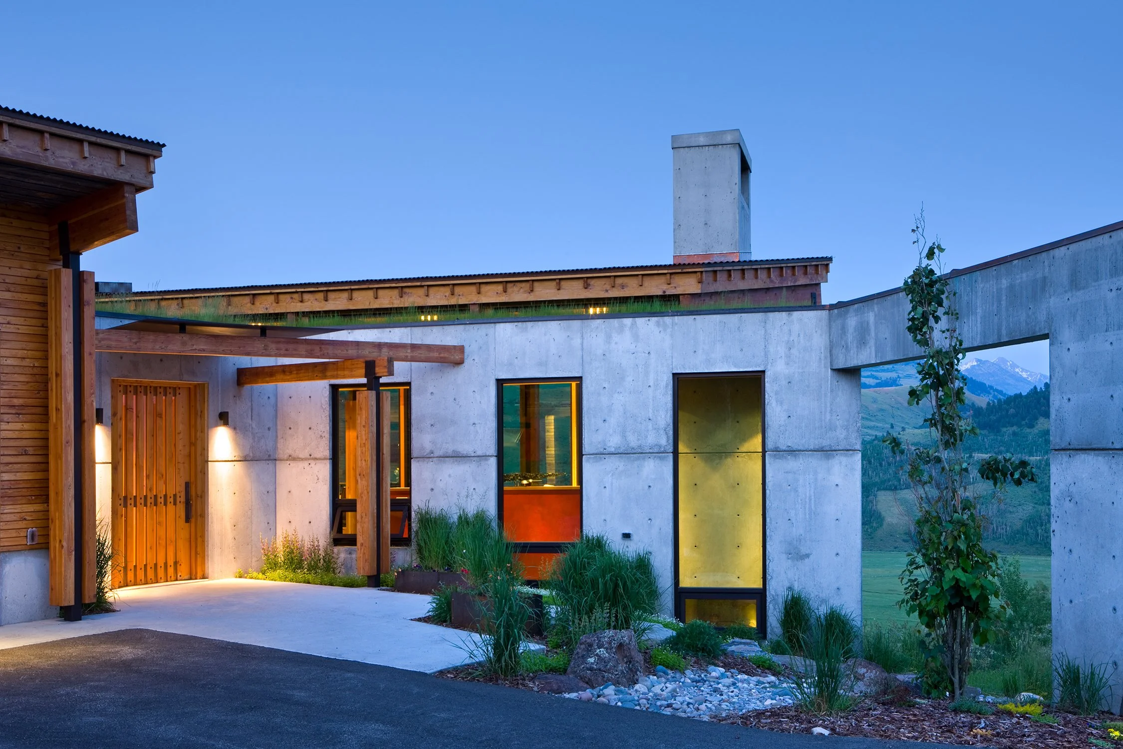 Ward_Blake_Architects_Landes_Residence_Exterior_Front_Entry.jpg