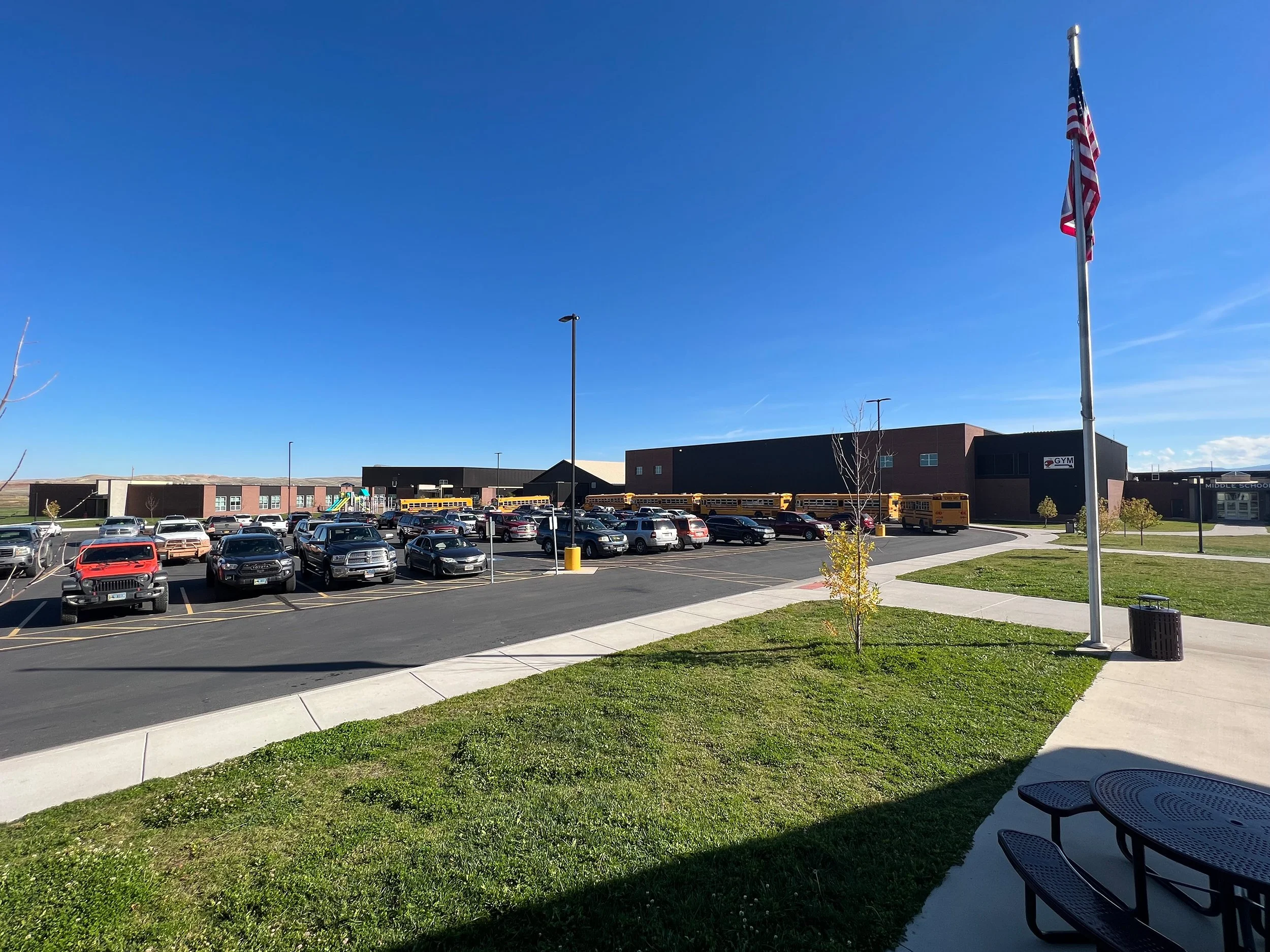 Ward_Blake_Architects_Fort_Washakie_K-8_Exterior_Parking_Lot.jpg