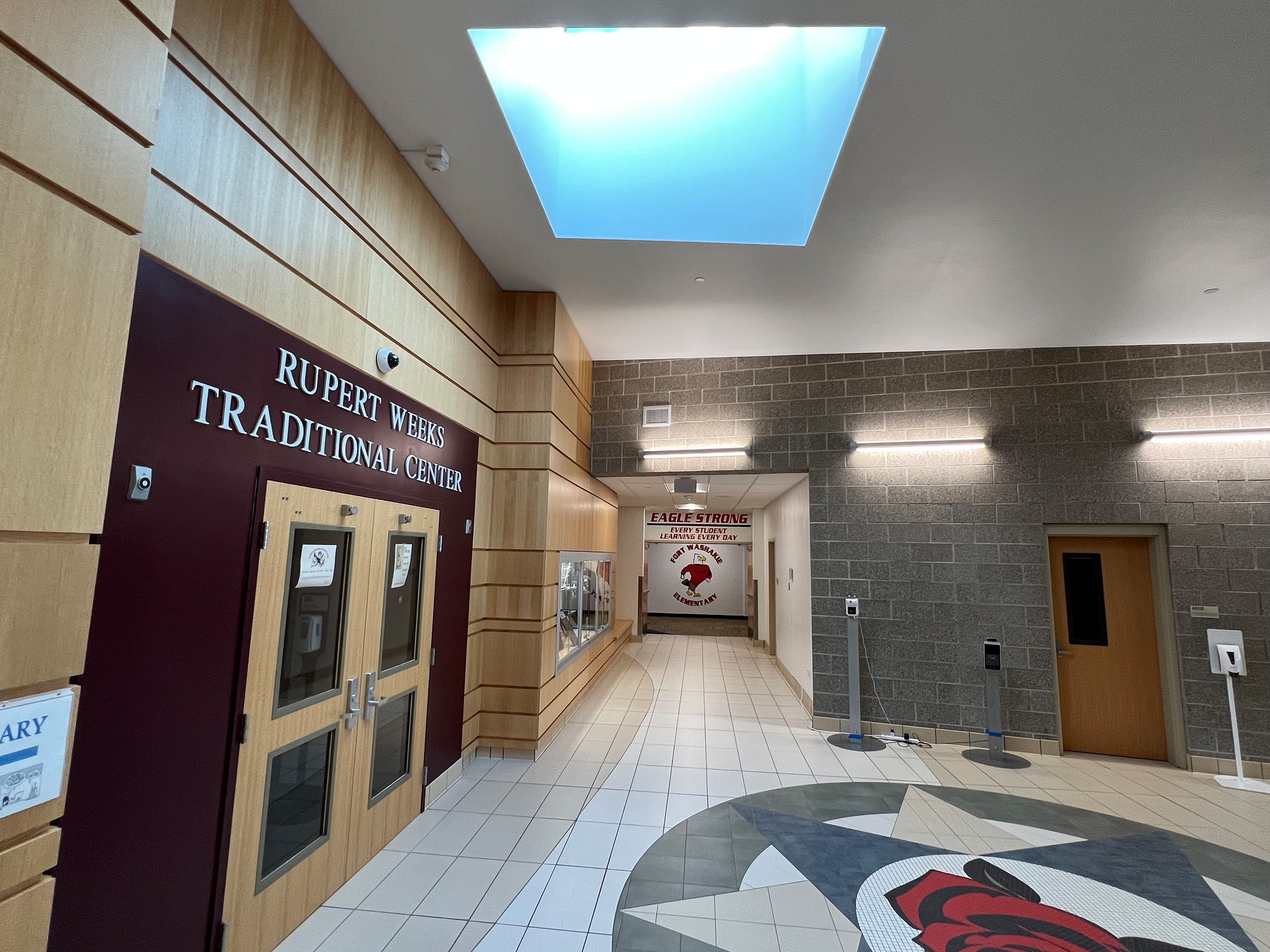 Ward_Blake_Architects_Fort_Washakie_K-8_Interior_Front_Entrance.jpg