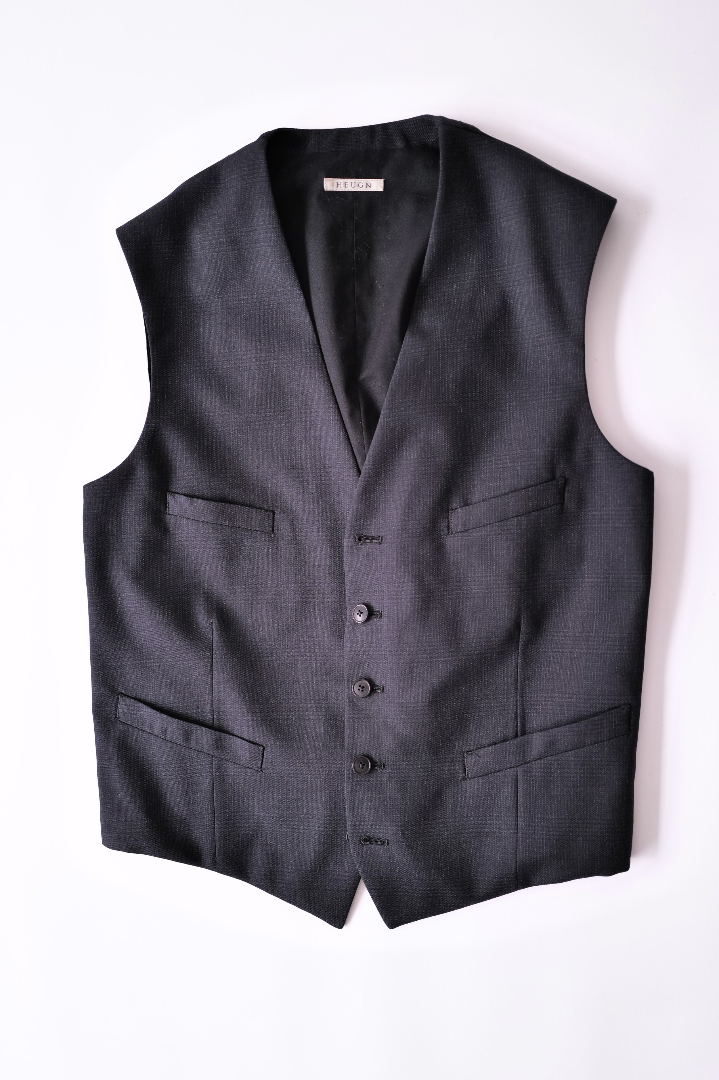 VEST 001