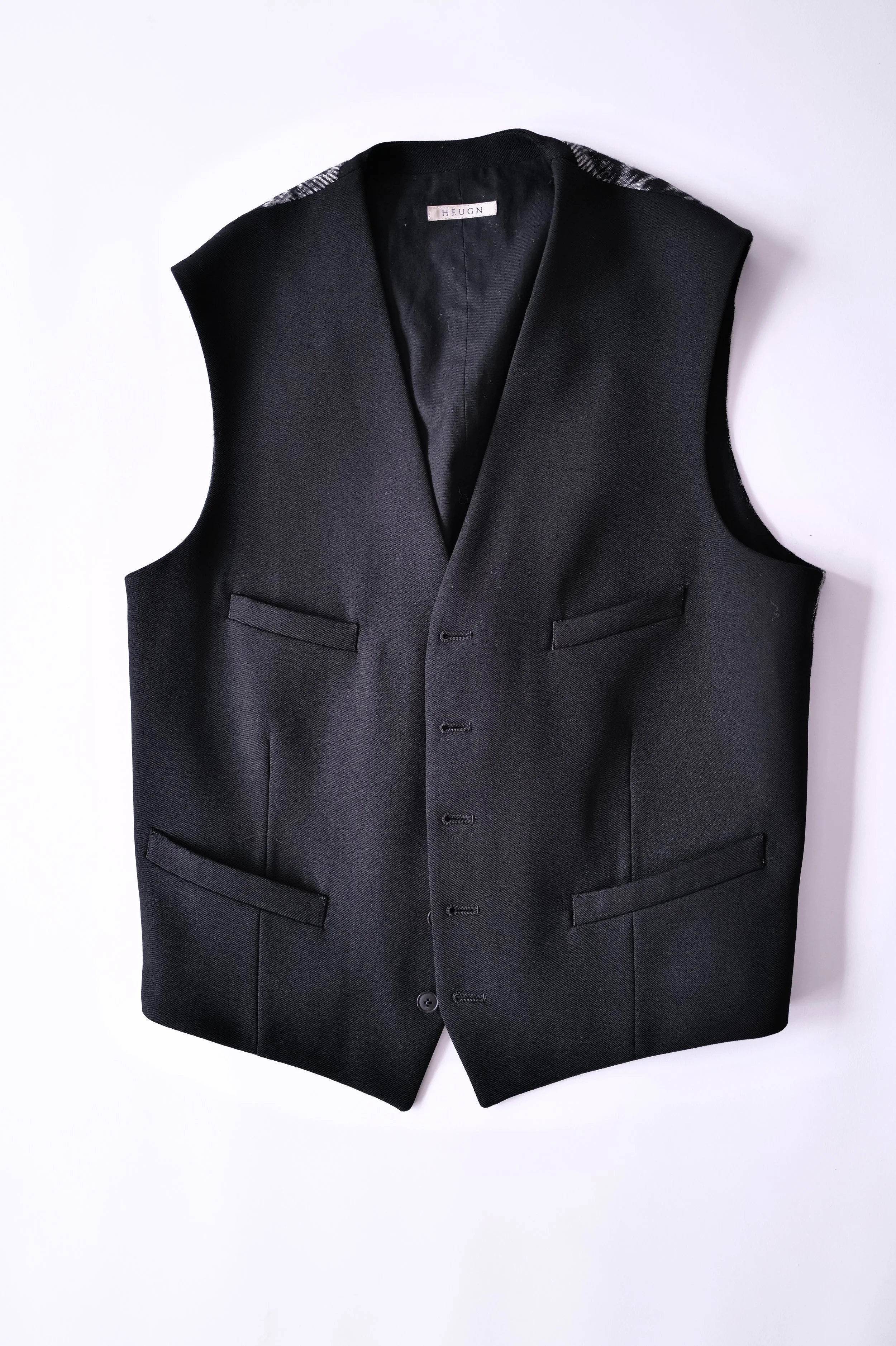 VEST 002