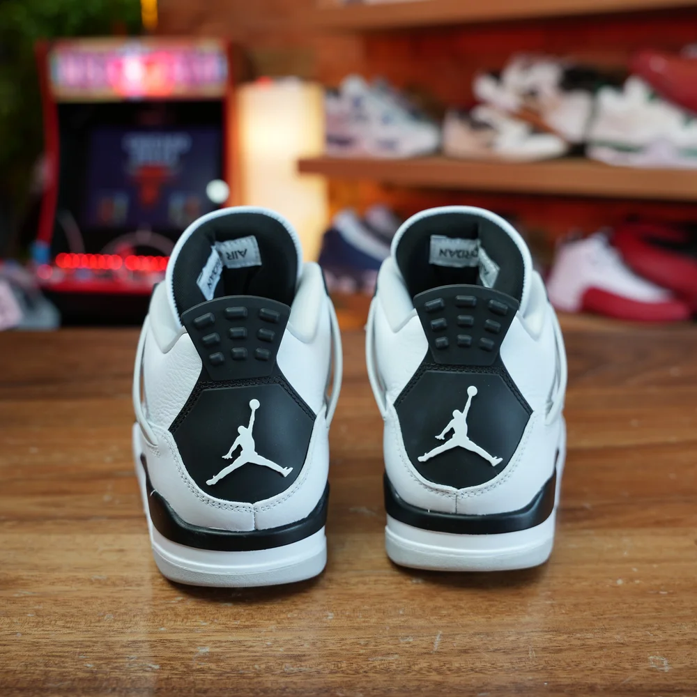 靴 Air Jordan 4 \"Military Black\" Air Jordan 4, Military Black – Impossible Kicks