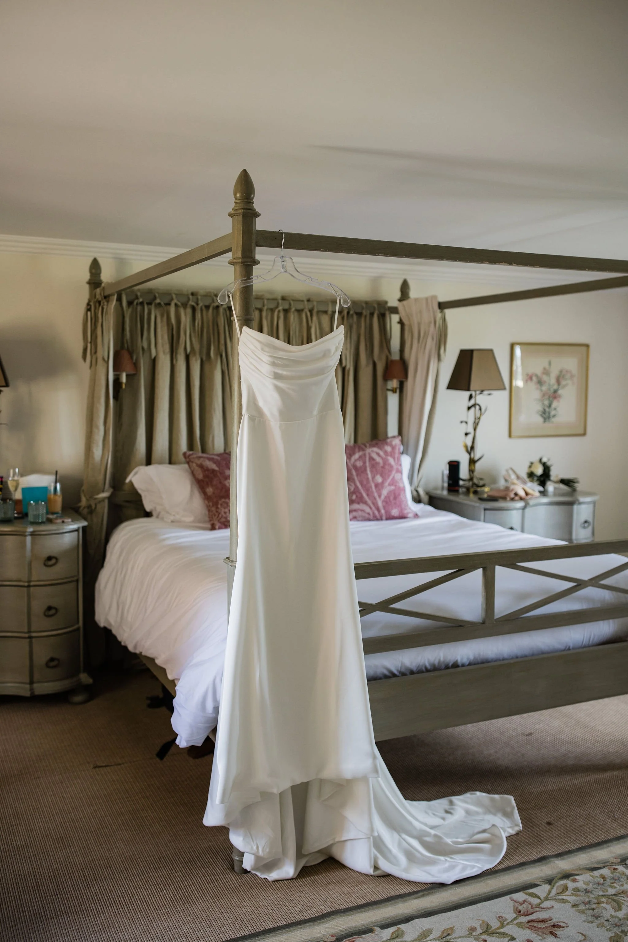 Timeless- authentic-wedding-photography-luxuryfeel-theoldhallely1.jpg