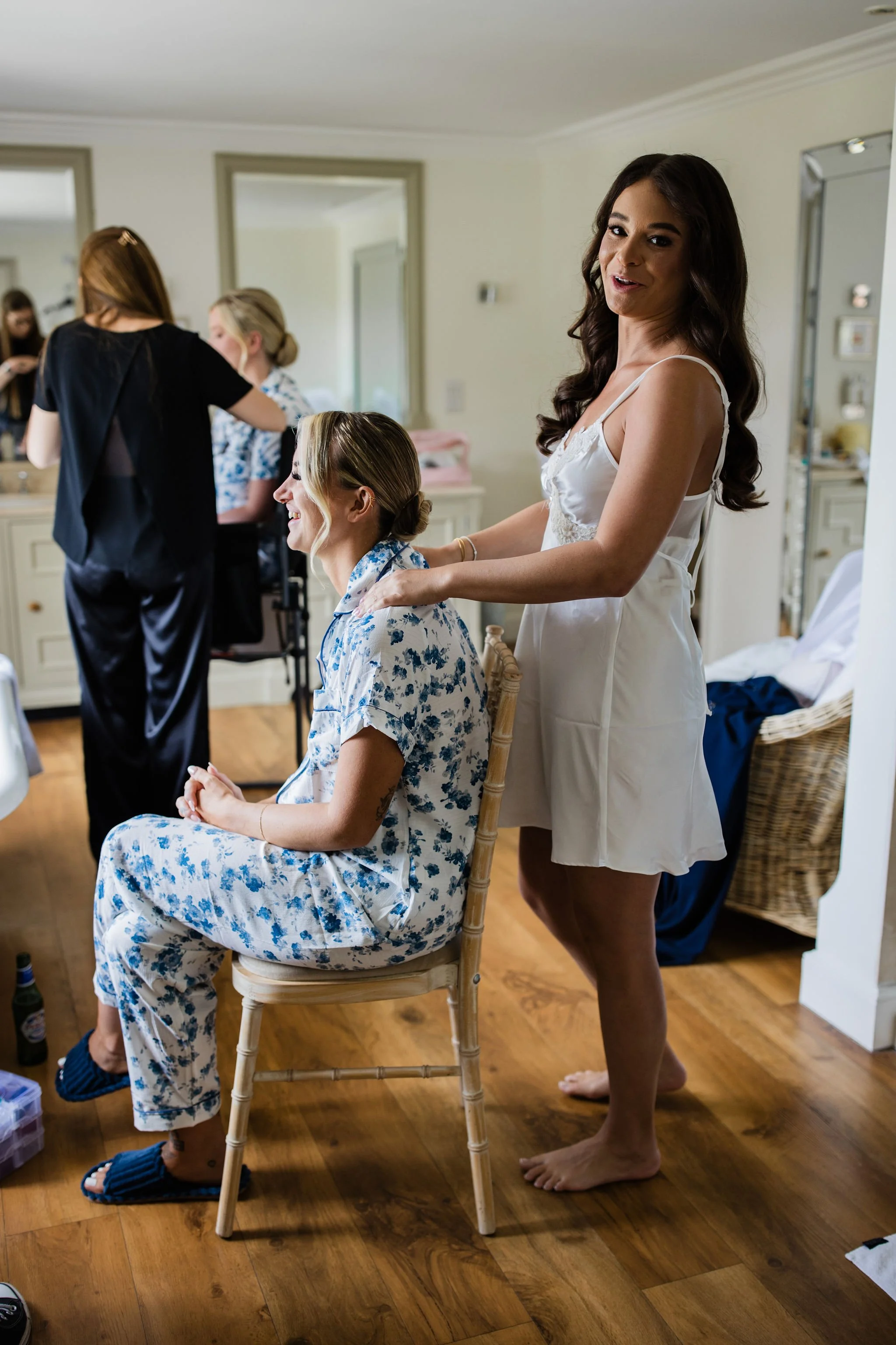 Timeless- authentic-wedding-photography-luxuryfeel-theoldhallely2.jpg