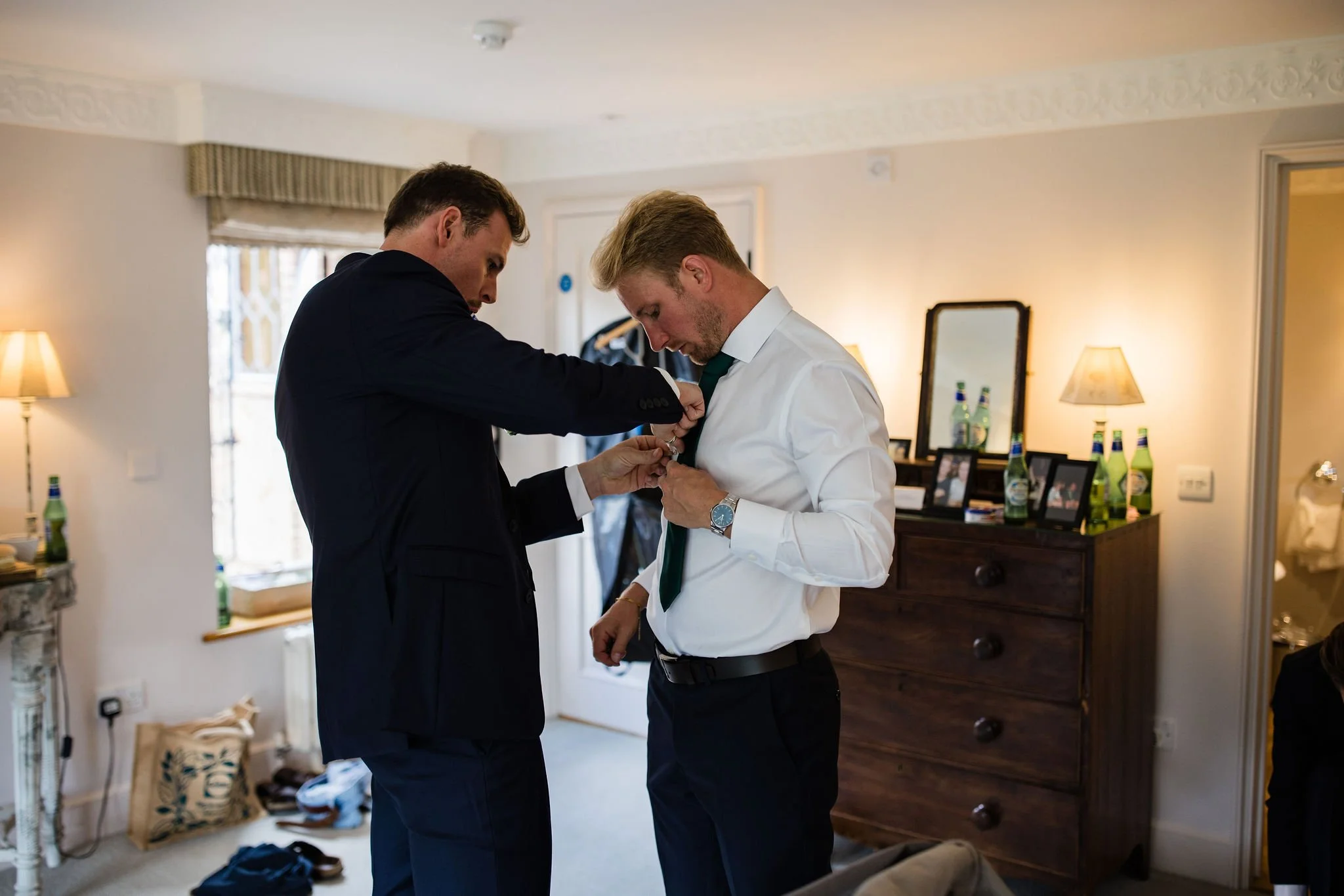 Timeless- authentic-wedding-photography-luxuryfeel-theoldhallely8.jpg