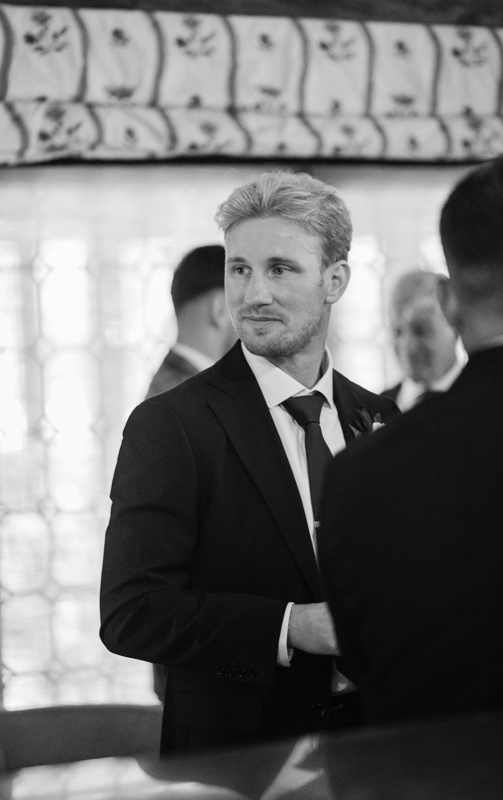 Timeless- authentic-wedding-photography-luxuryfeel-theoldhallely30.jpg