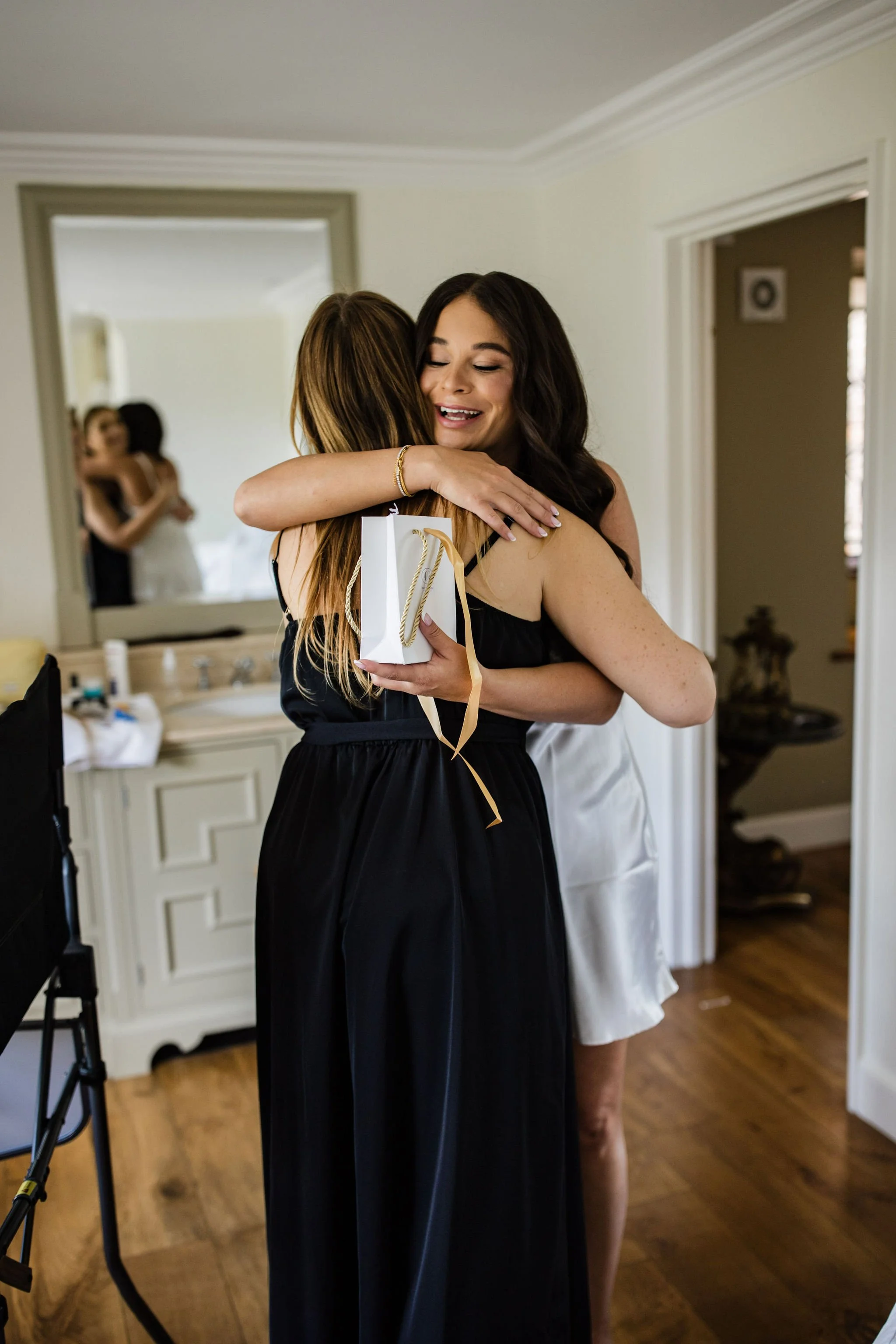 Timeless- authentic-wedding-photography-luxuryfeel-theoldhallely31.jpg