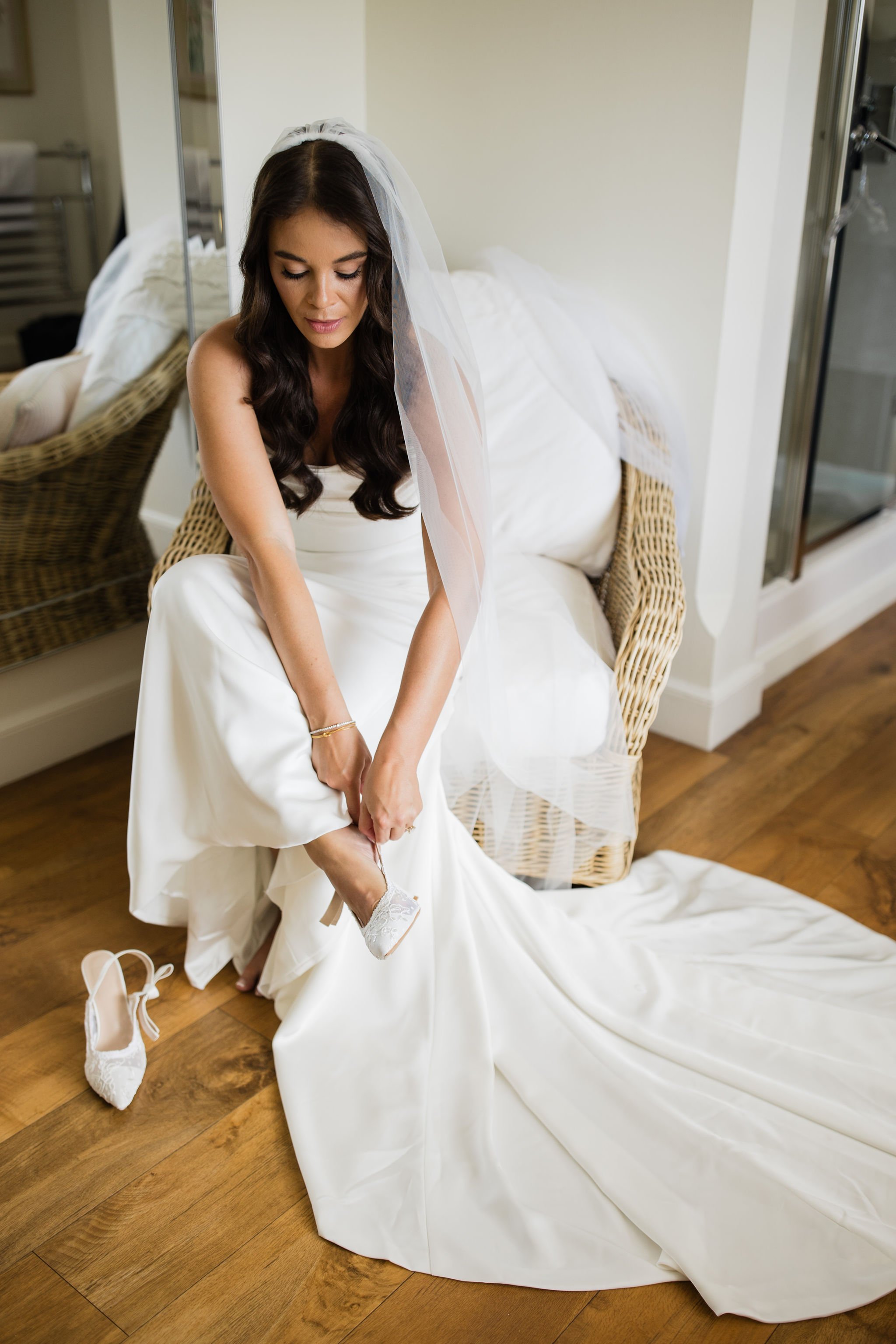 Timeless- authentic-wedding-photography-luxuryfeel-theoldhallely36.jpg