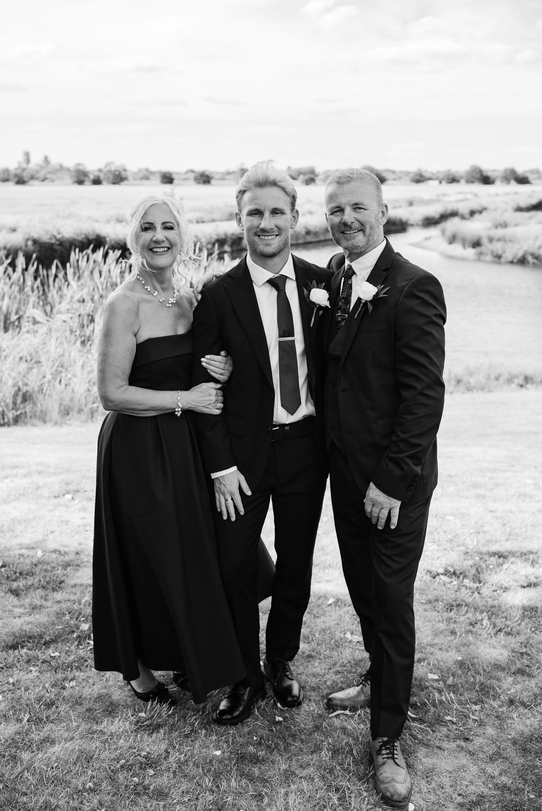 Timeless- authentic-wedding-photography-luxuryfeel-theoldhallely79.jpg