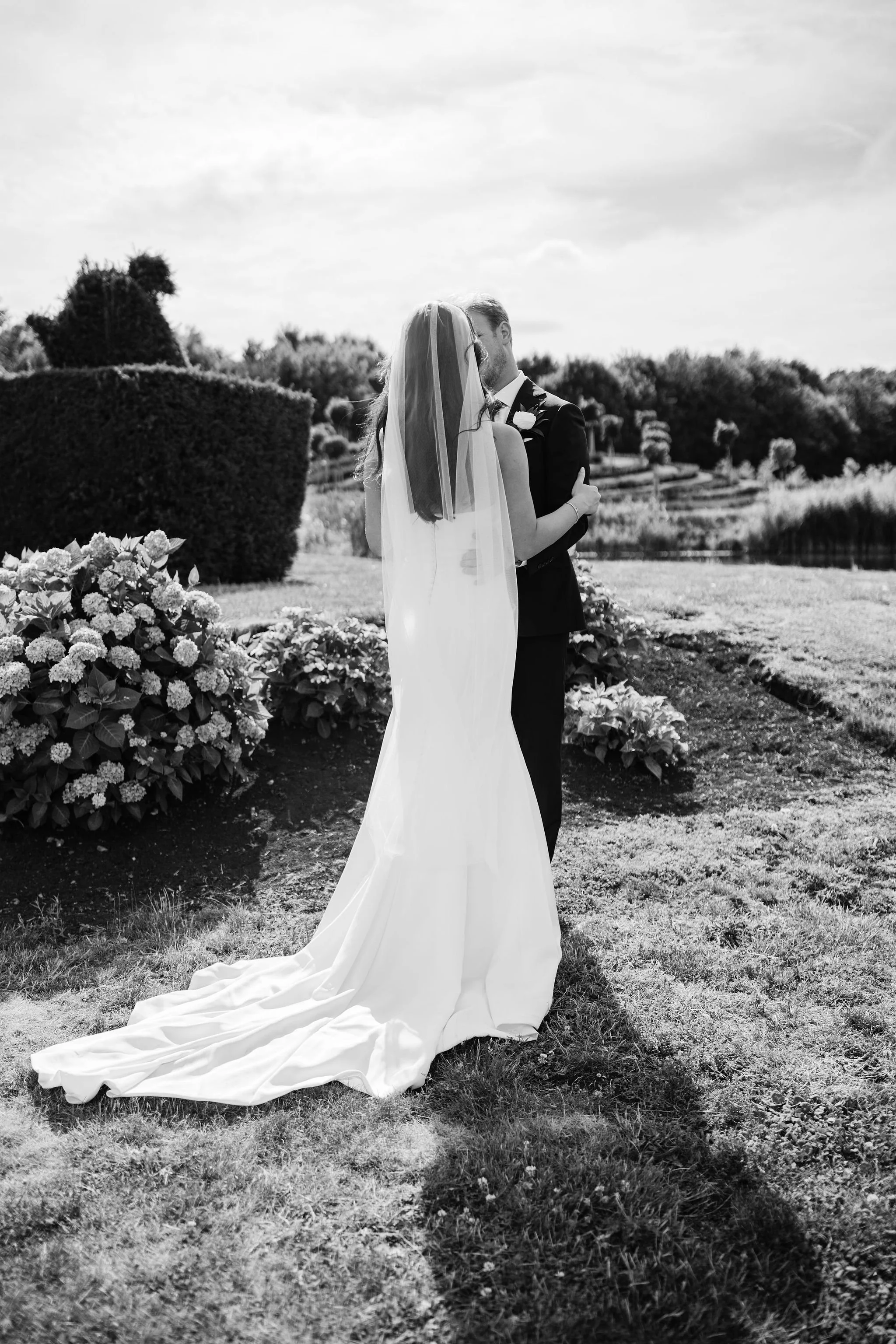 Timeless- authentic-wedding-photography-luxuryfeel-theoldhallely87.jpg