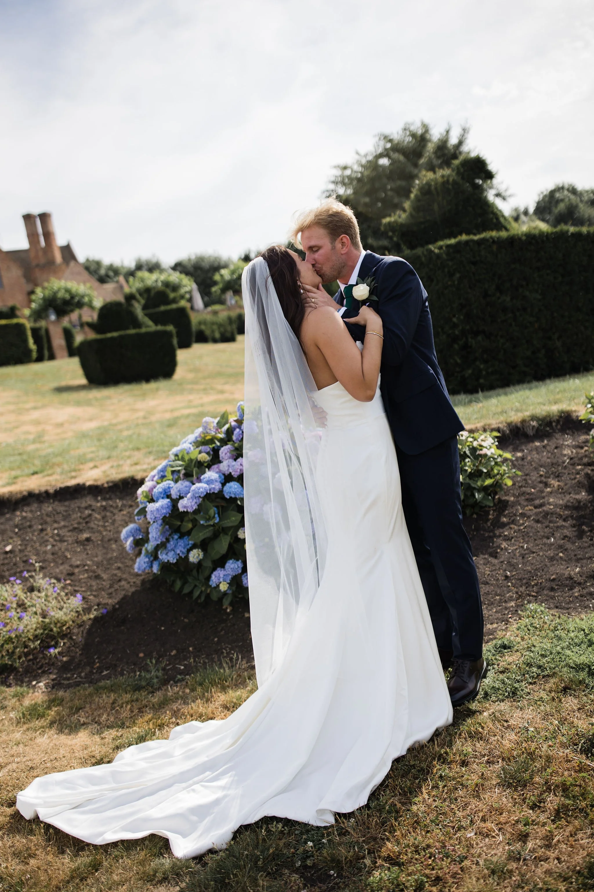 Timeless- authentic-wedding-photography-luxuryfeel-theoldhallely89.jpg