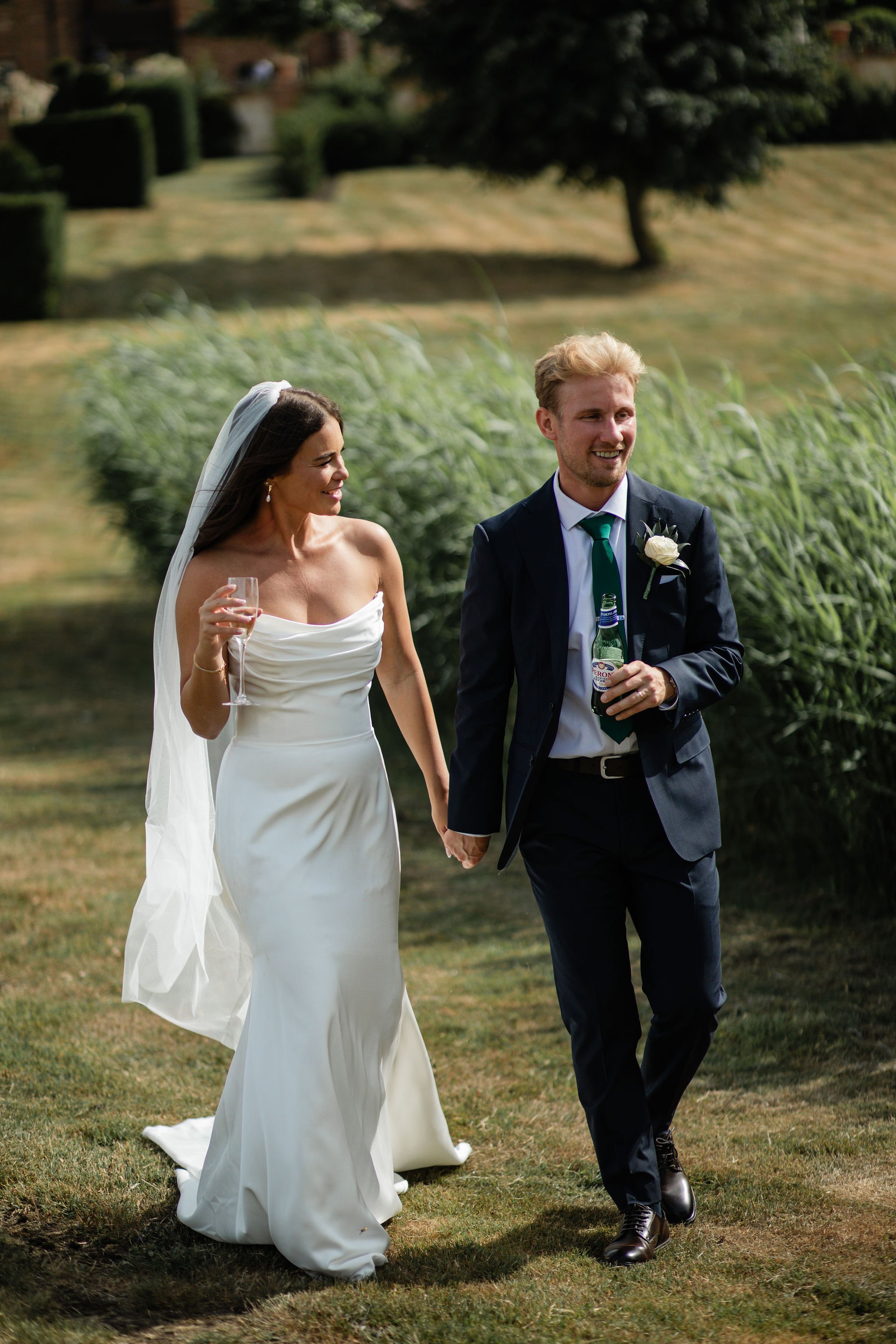 Timeless- authentic-wedding-photography-luxuryfeel-theoldhallely90.jpg