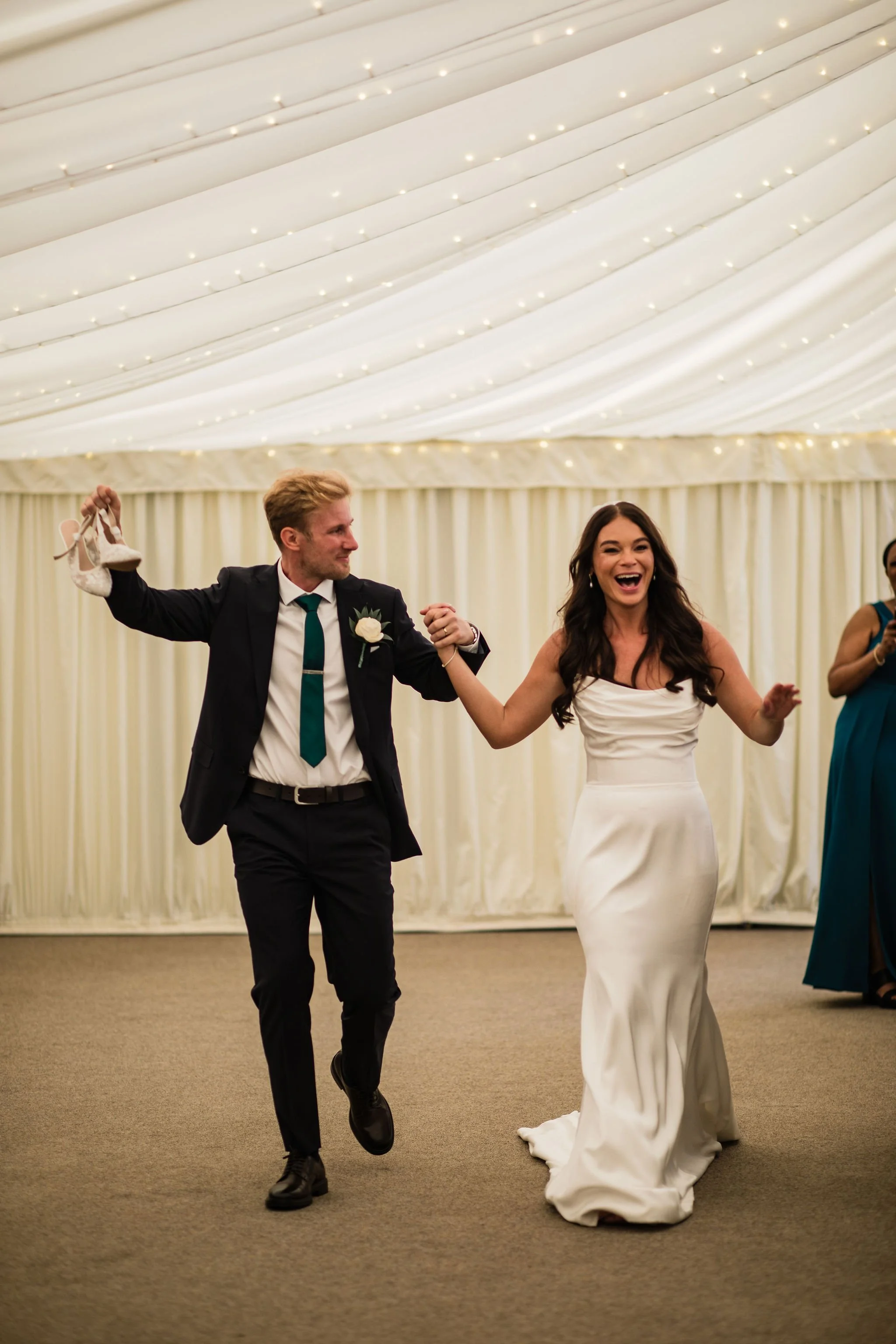 Timeless- authentic-wedding-photography-luxuryfeel-theoldhallely95.jpg