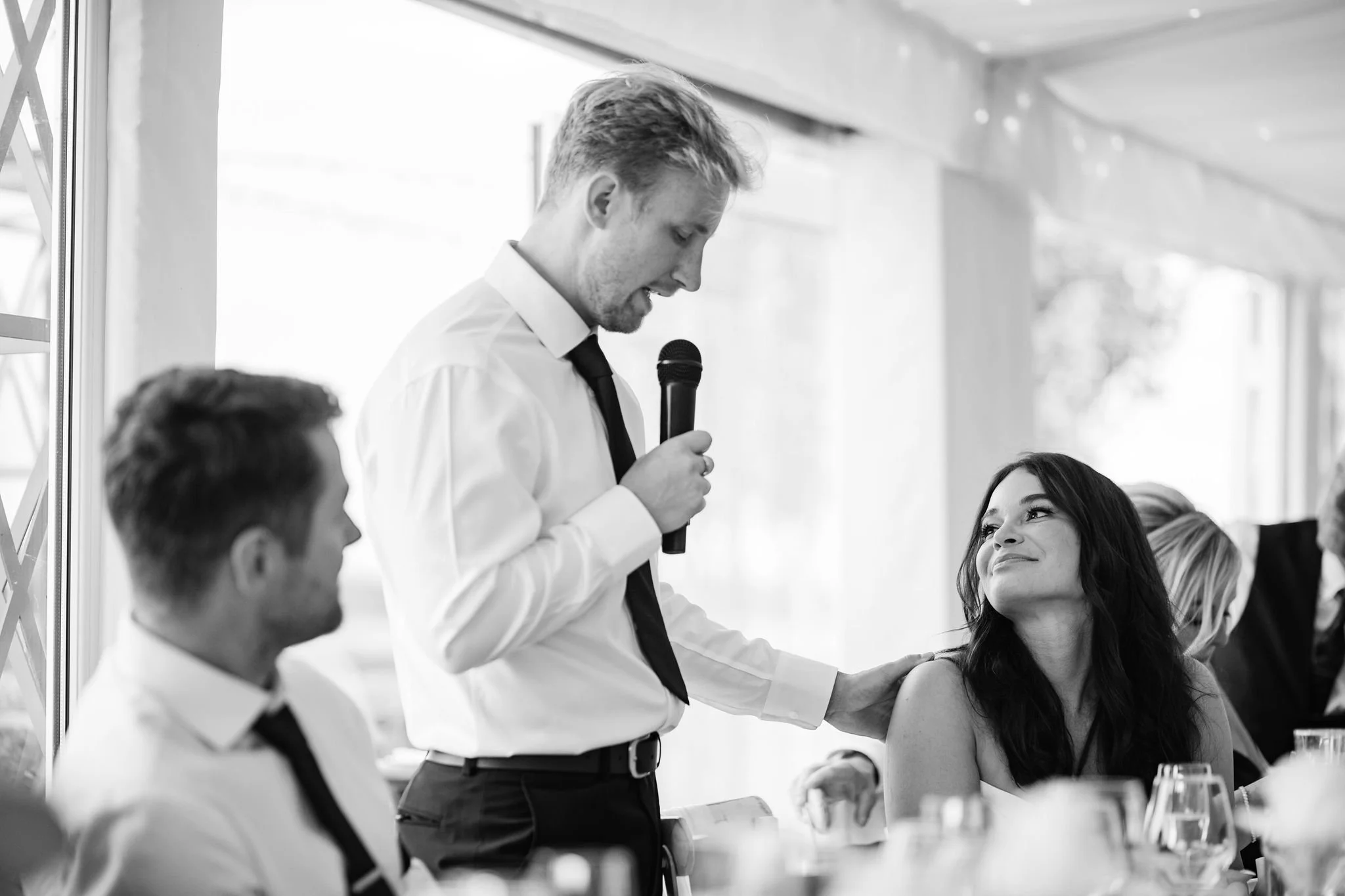 Timeless- authentic-wedding-photography-luxuryfeel-theoldhallely110.jpg