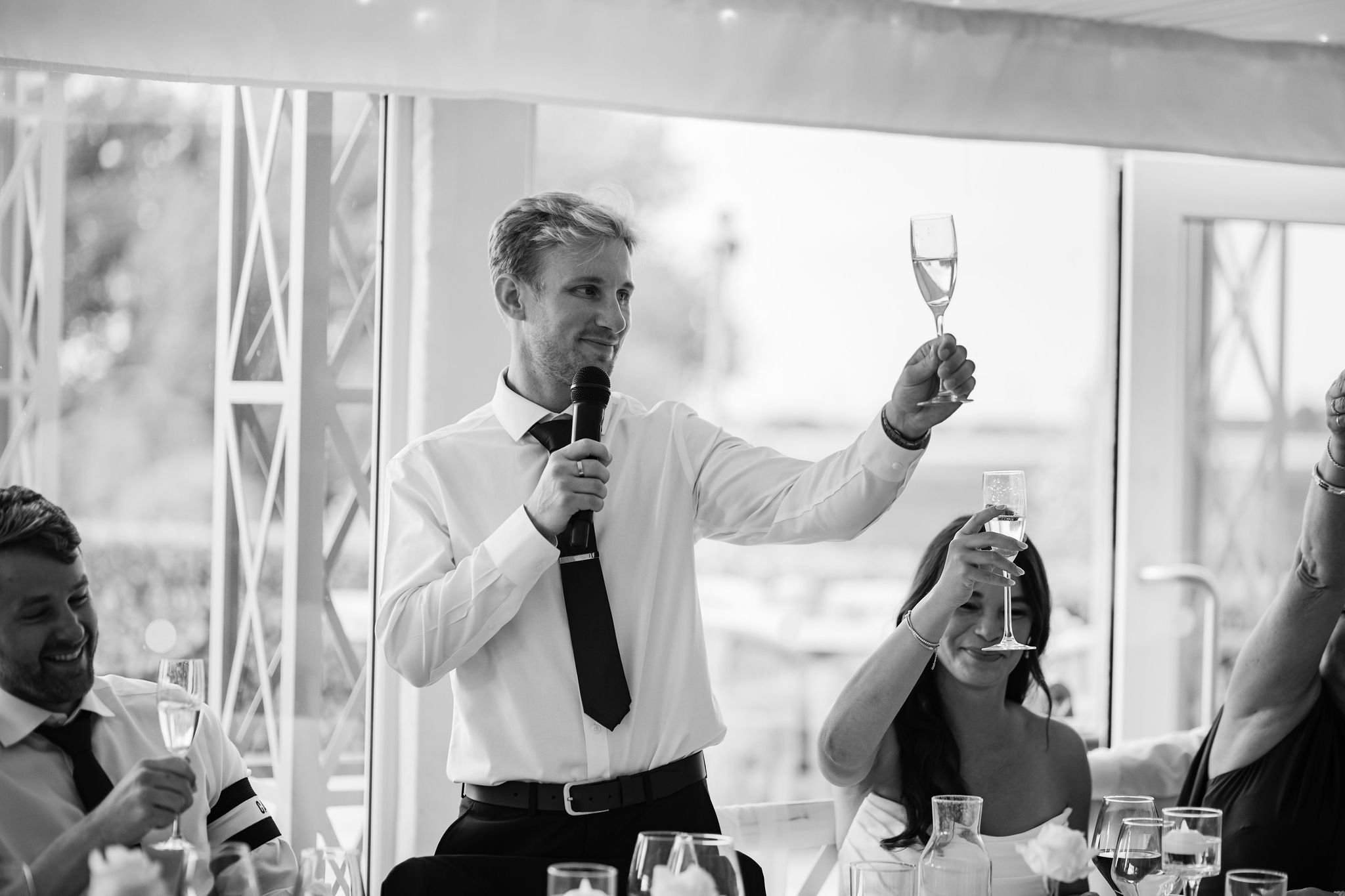 Timeless- authentic-wedding-photography-luxuryfeel-theoldhallely111.jpg