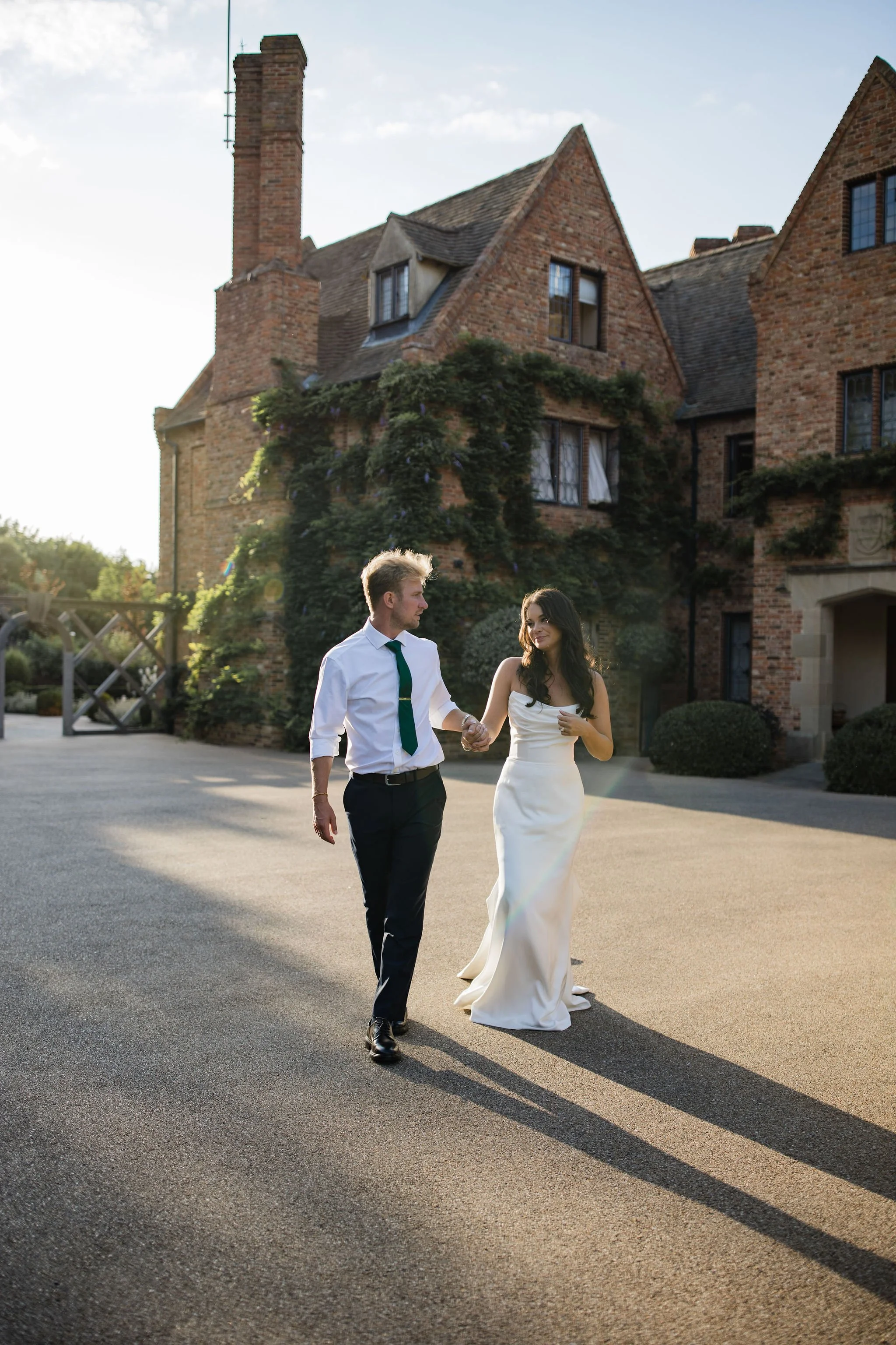 Timeless- authentic-wedding-photography-luxuryfeel-theoldhallely119.jpg