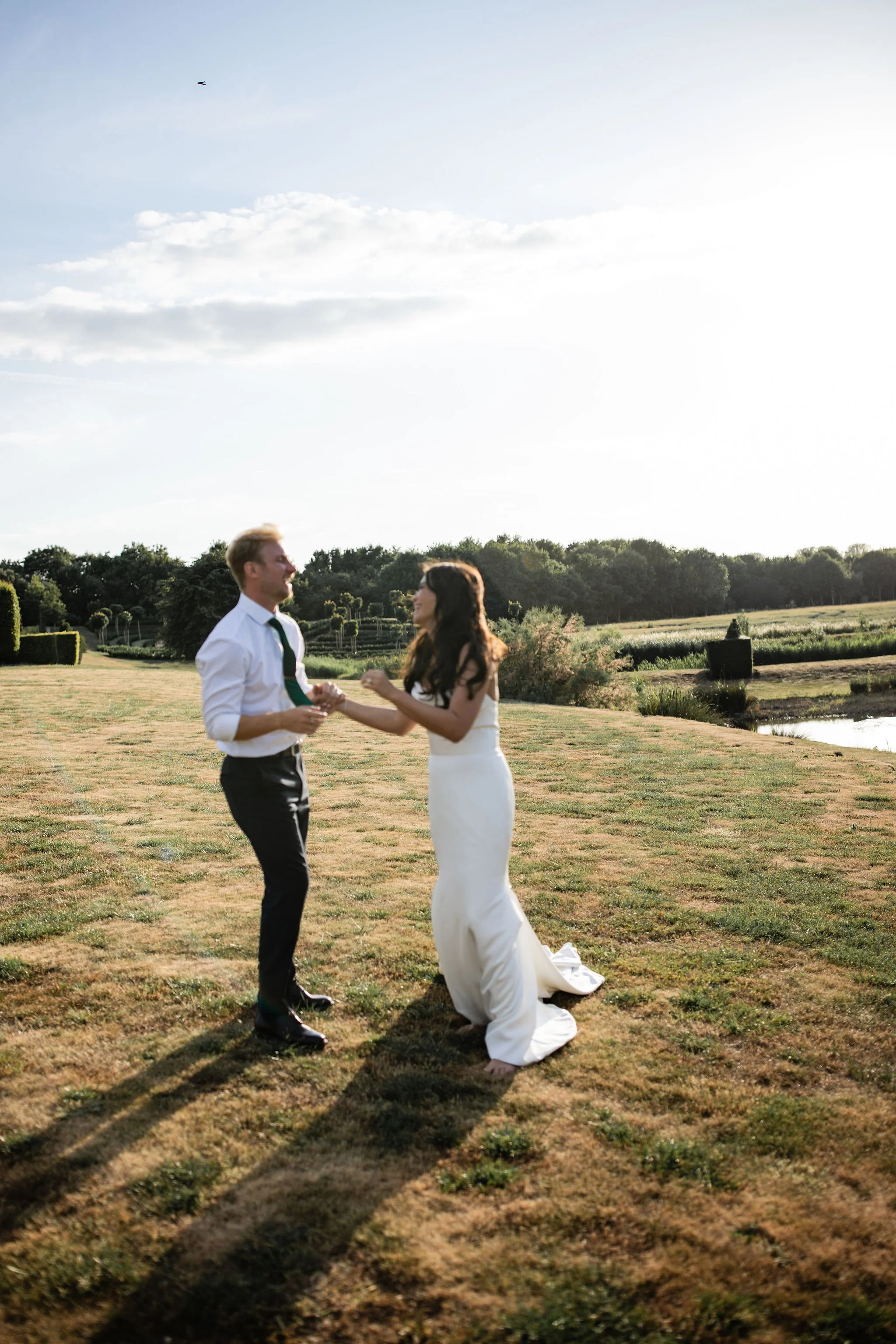 Timeless- authentic-wedding-photography-luxuryfeel-theoldhallely127.jpg