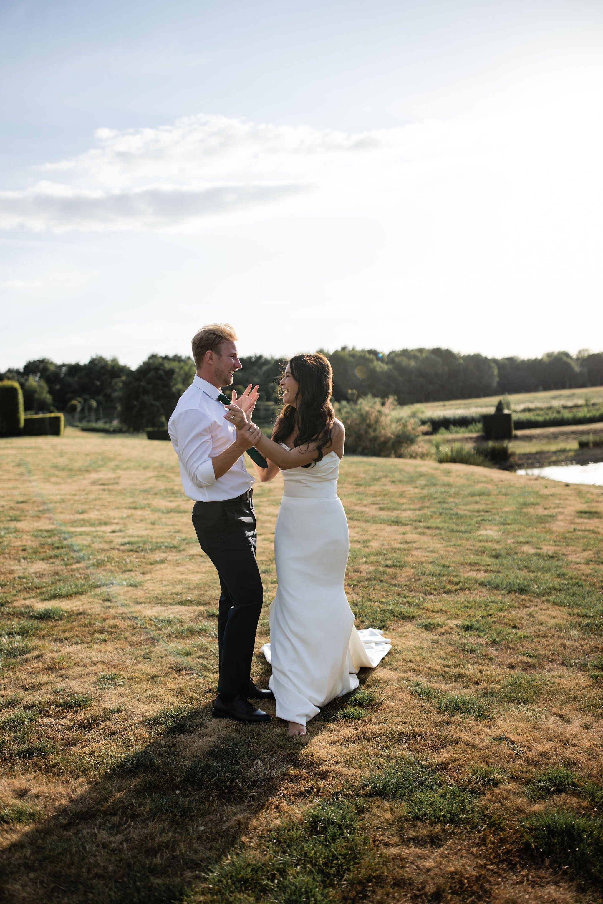 Timeless- authentic-wedding-photography-luxuryfeel-theoldhallely128.jpg