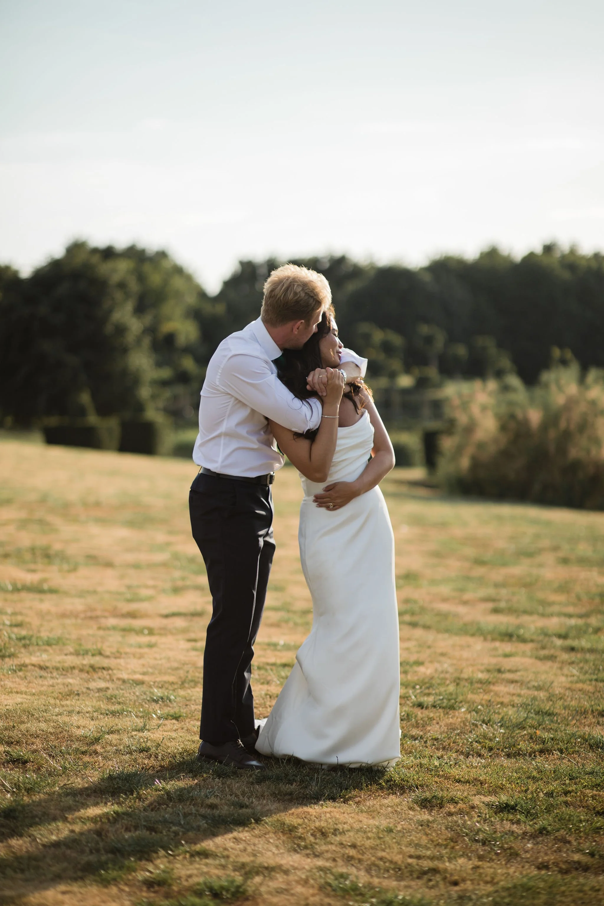 Timeless- authentic-wedding-photography-luxuryfeel-theoldhallely129.jpg