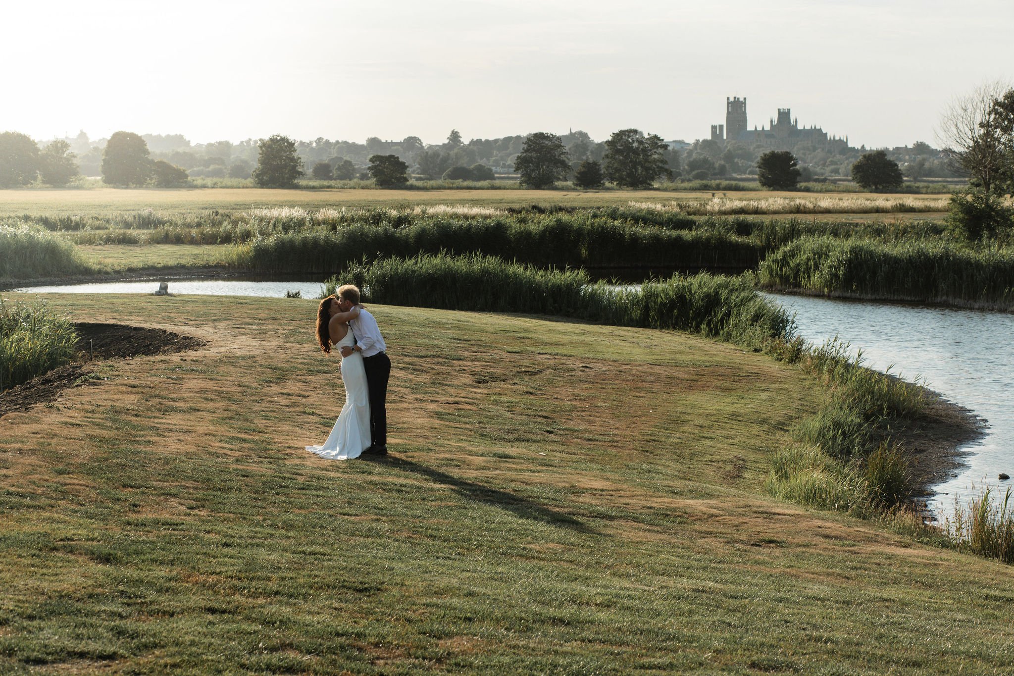 Timeless- authentic-wedding-photography-luxuryfeel-theoldhallely132.jpg