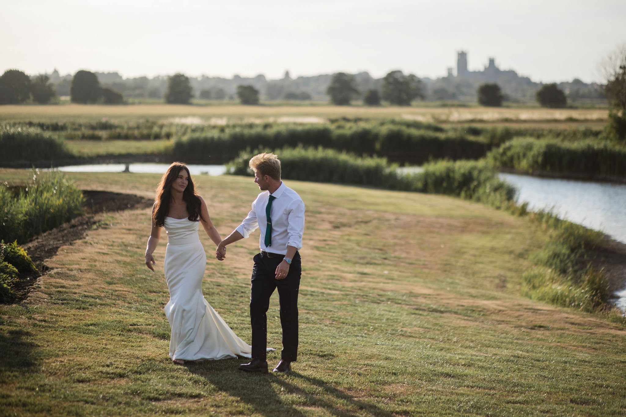 Timeless- authentic-wedding-photography-luxuryfeel-theoldhallely133.jpg