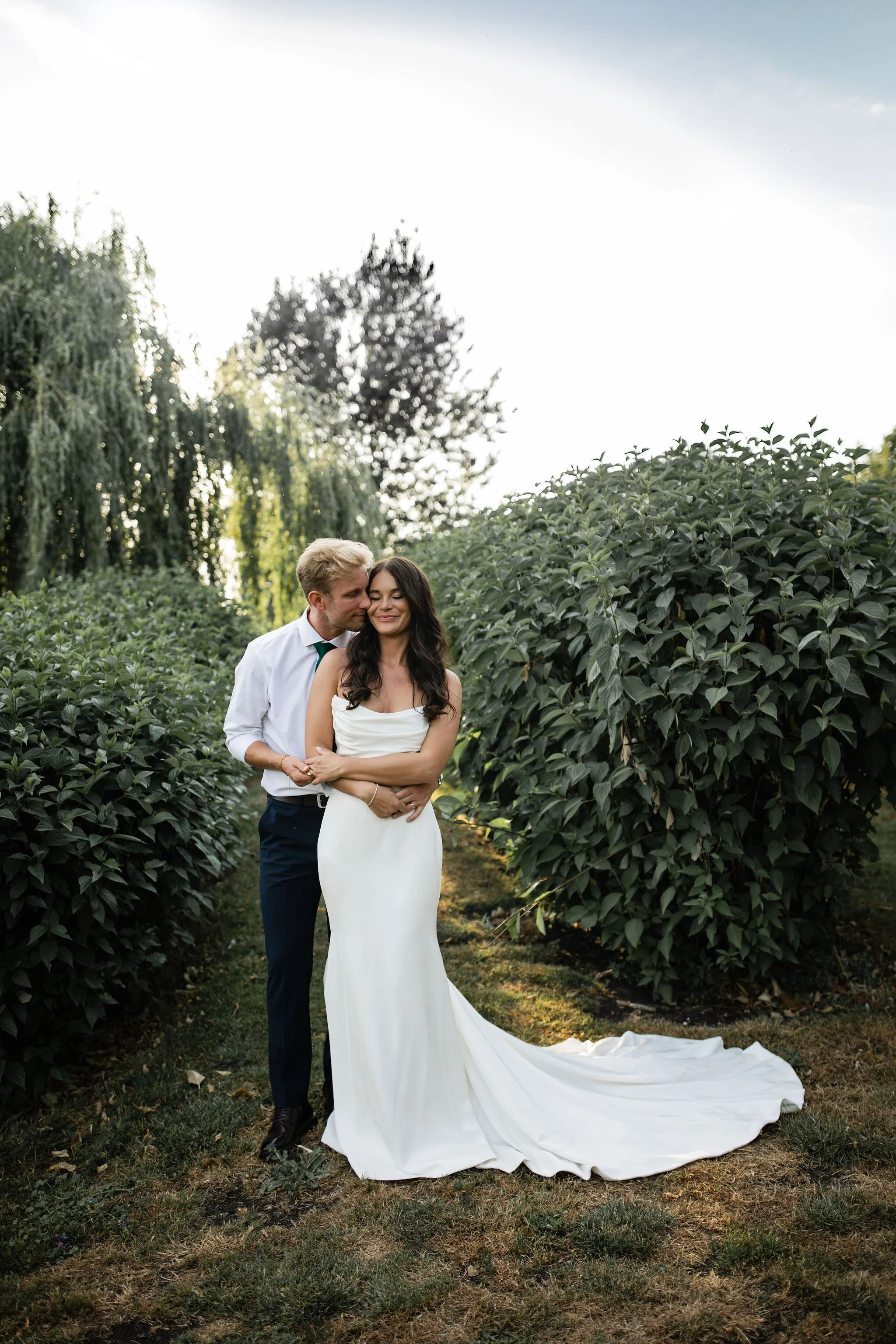 Timeless- authentic-wedding-photography-luxuryfeel-theoldhallely135.jpg