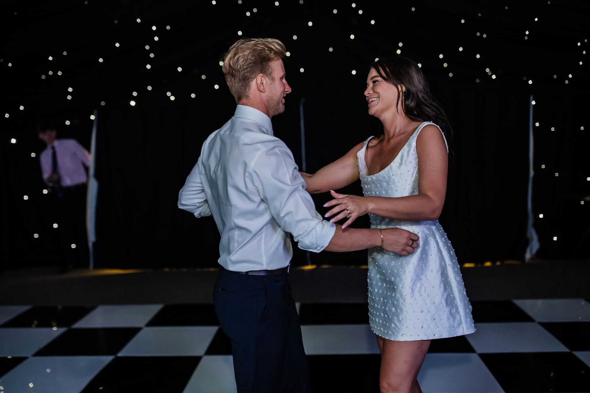 Timeless- authentic-wedding-photography-luxuryfeel-theoldhallely140.jpg