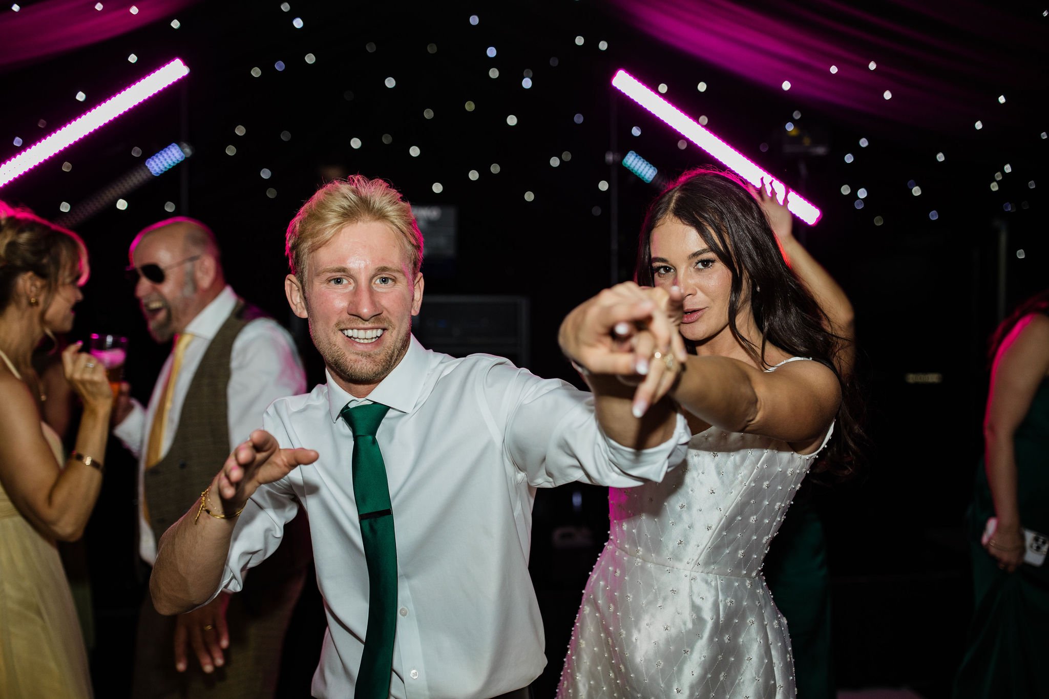 Timeless- authentic-wedding-photography-luxuryfeel-theoldhallely145.jpg