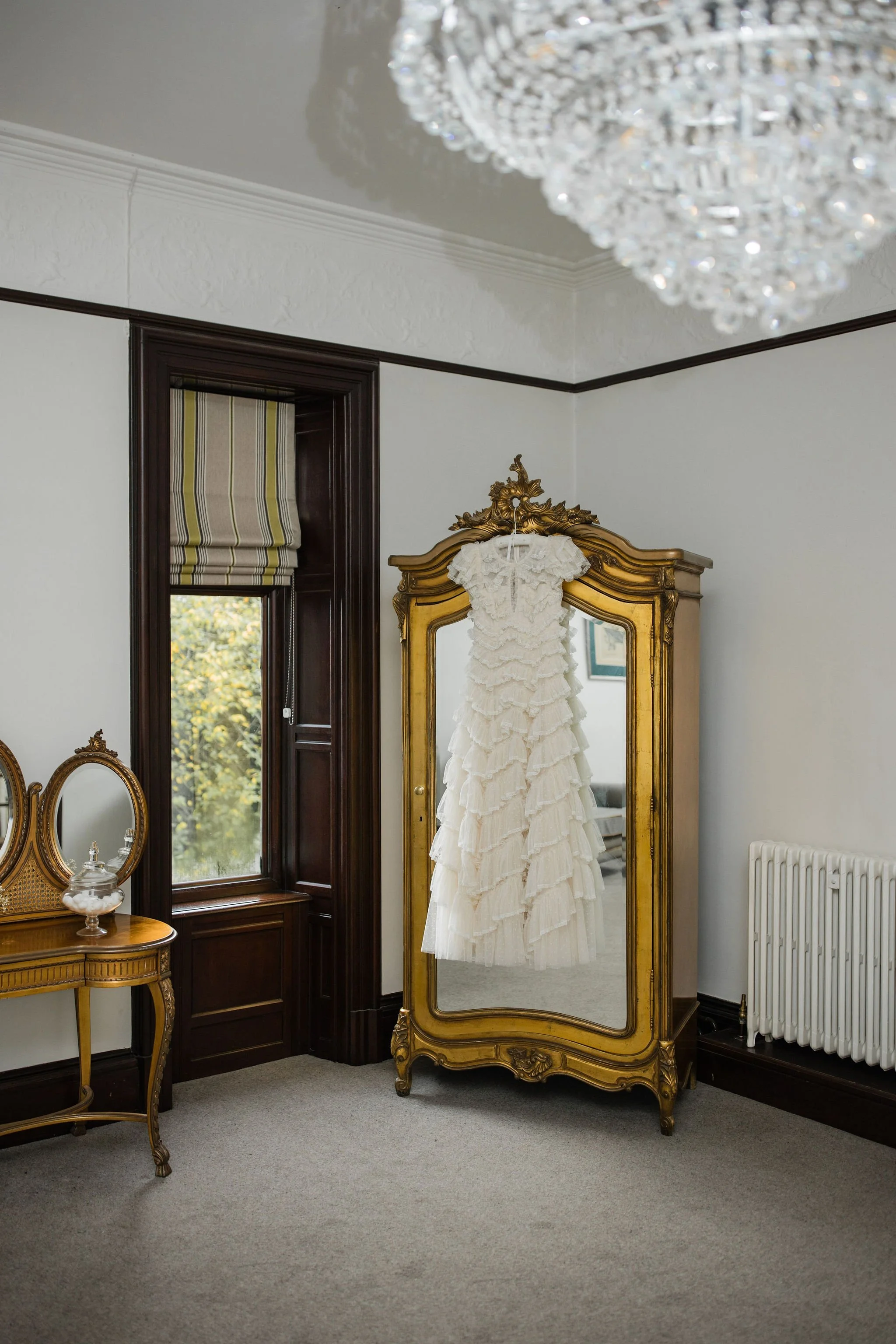 Timeless- authentic-wedding-photography-luxuryfeel-theoldhallely2.jpg