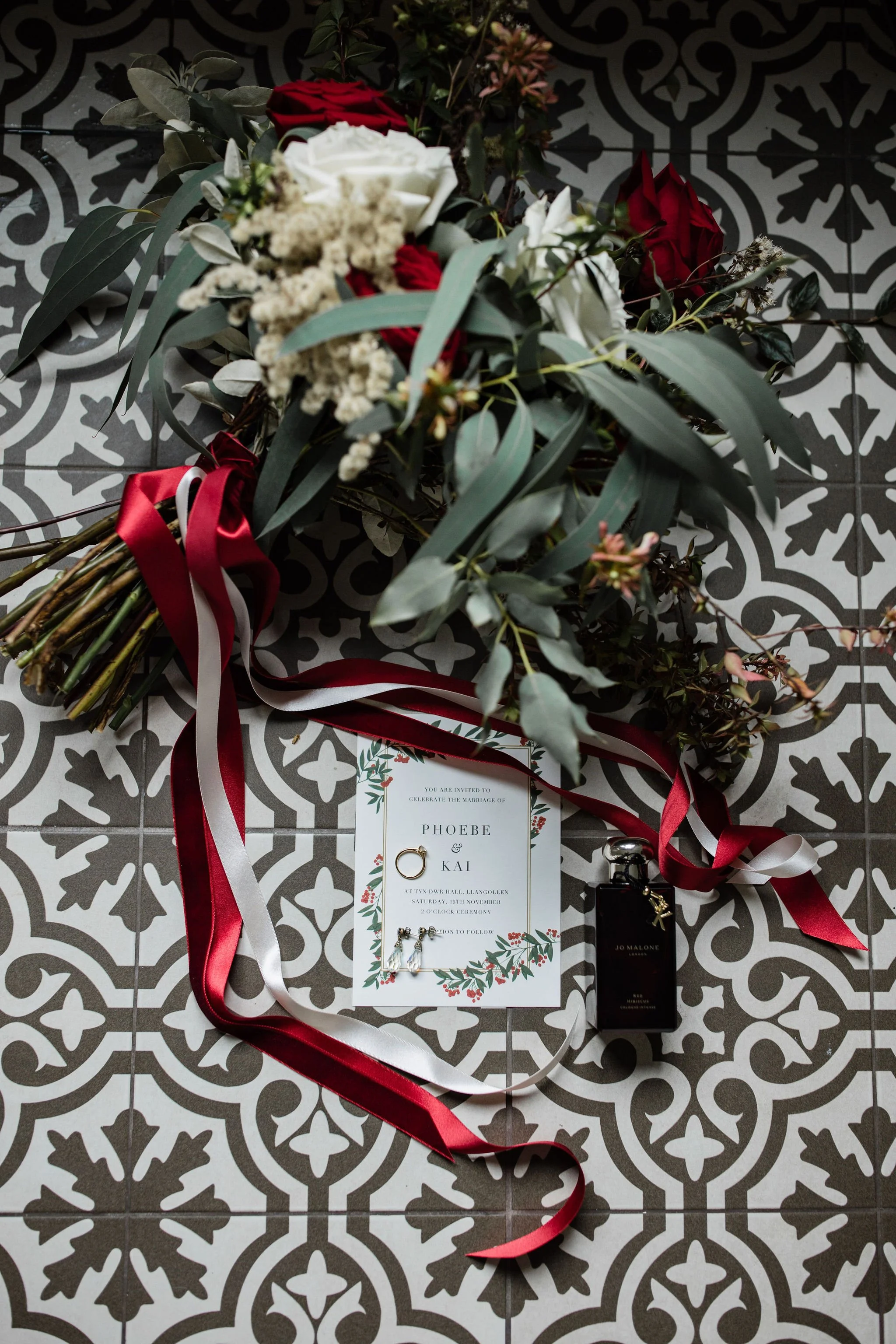 Timeless- authentic-wedding-photography-luxuryfeel-theoldhallely1.jpg