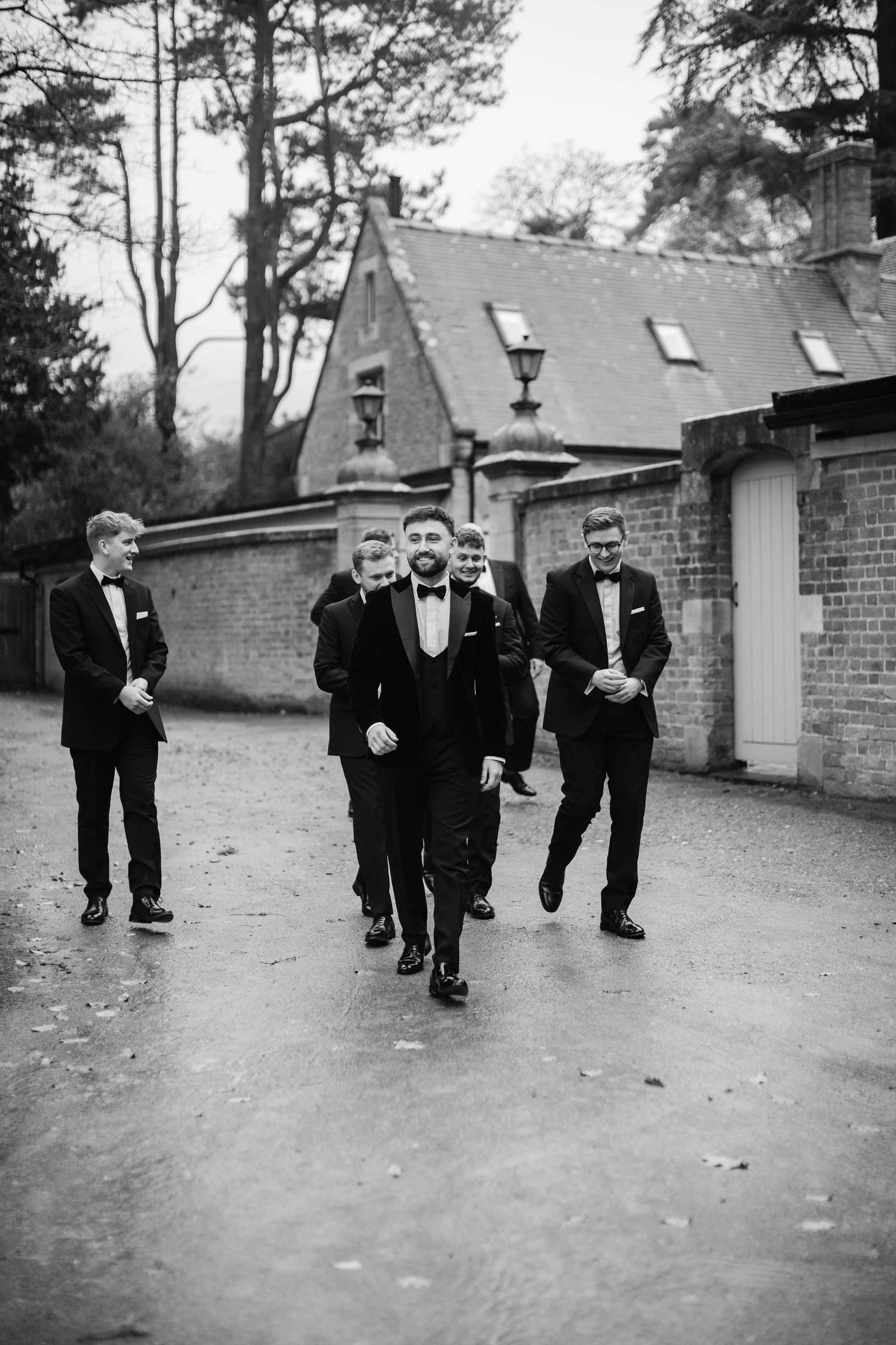 Timeless- authentic-wedding-photography-luxuryfeel-theoldhallely7.jpg