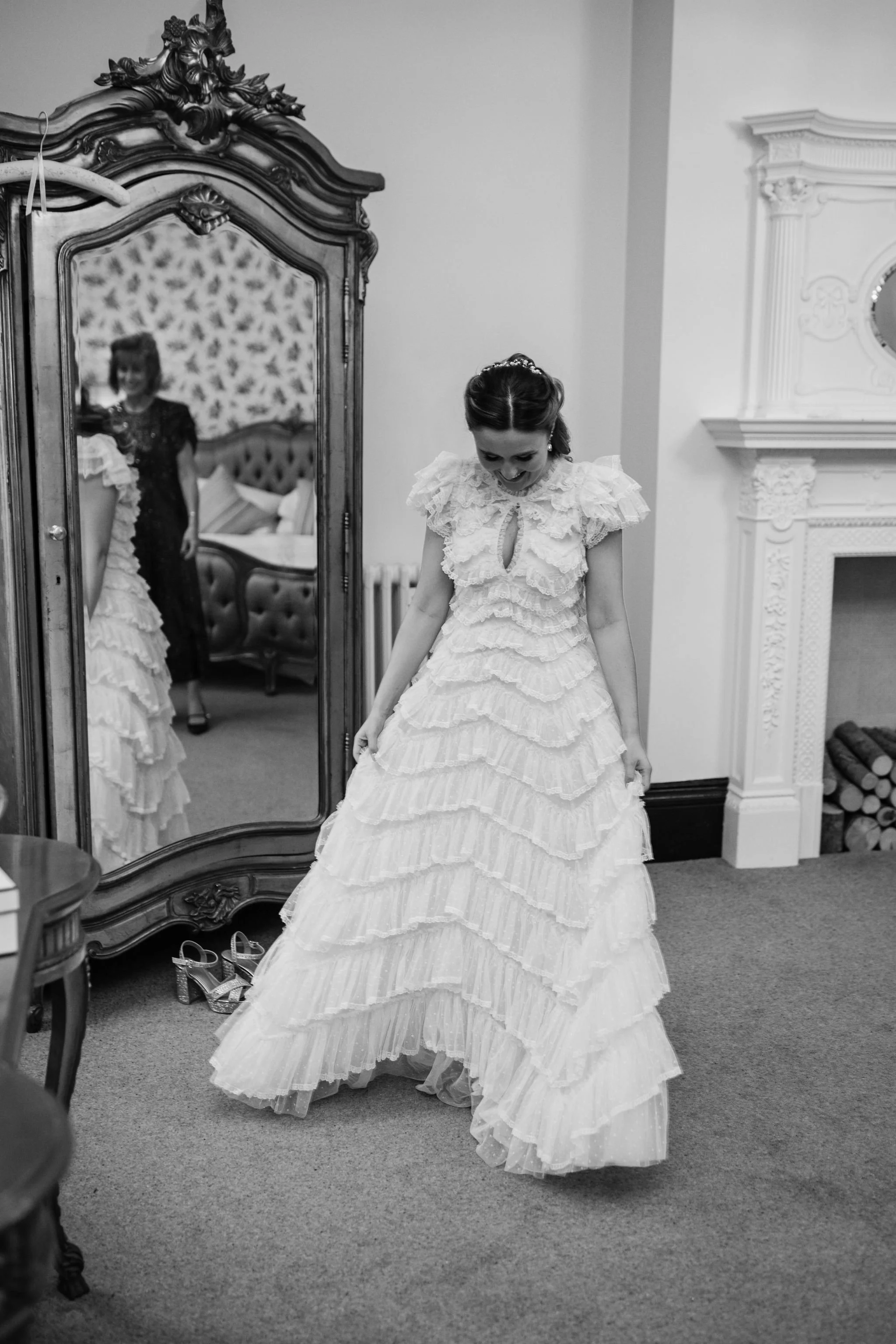 Timeless- authentic-wedding-photography-luxuryfeel-theoldhallely17.jpg