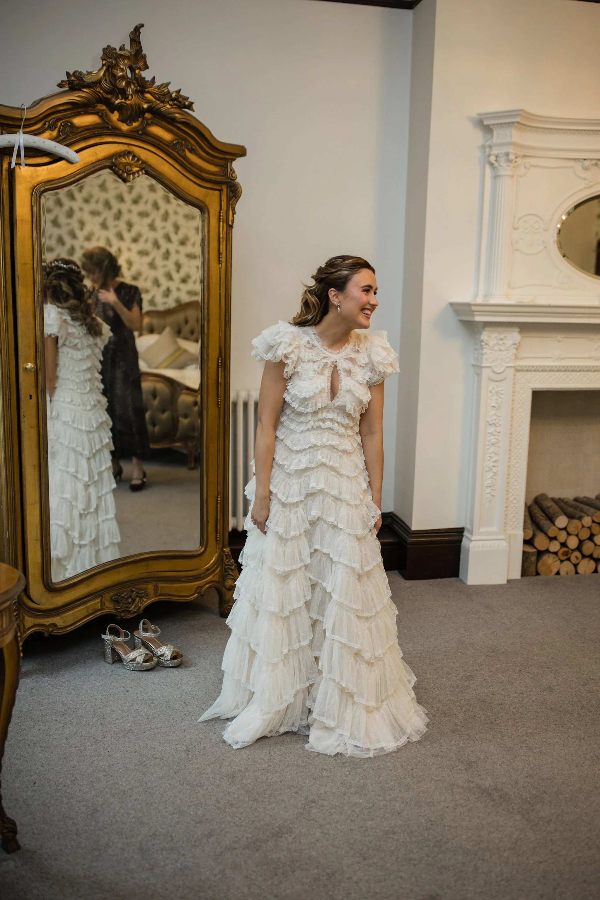 Timeless- authentic-wedding-photography-luxuryfeel-theoldhallely18.jpg