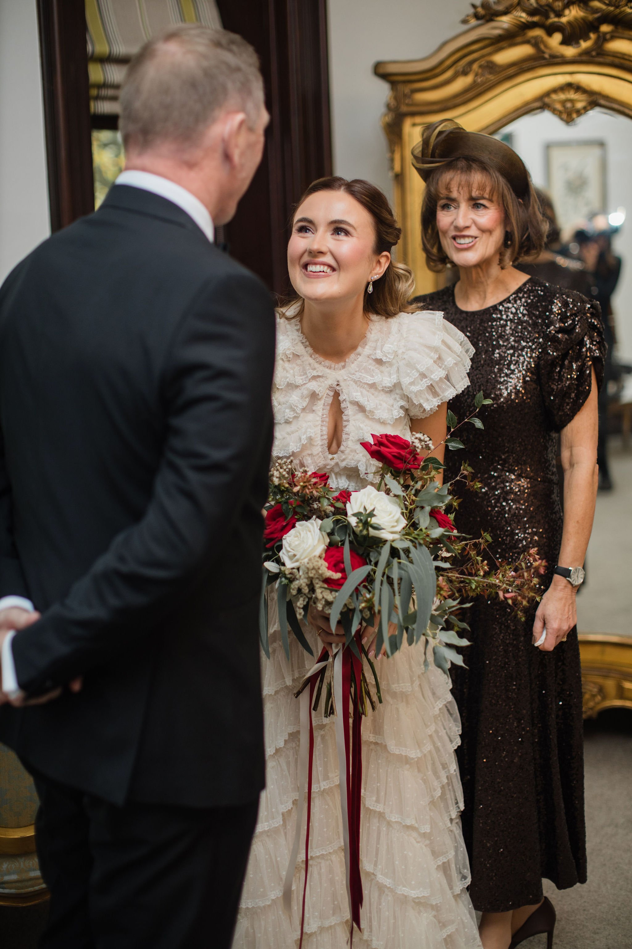 Timeless- authentic-wedding-photography-luxuryfeel-theoldhallely24.jpg