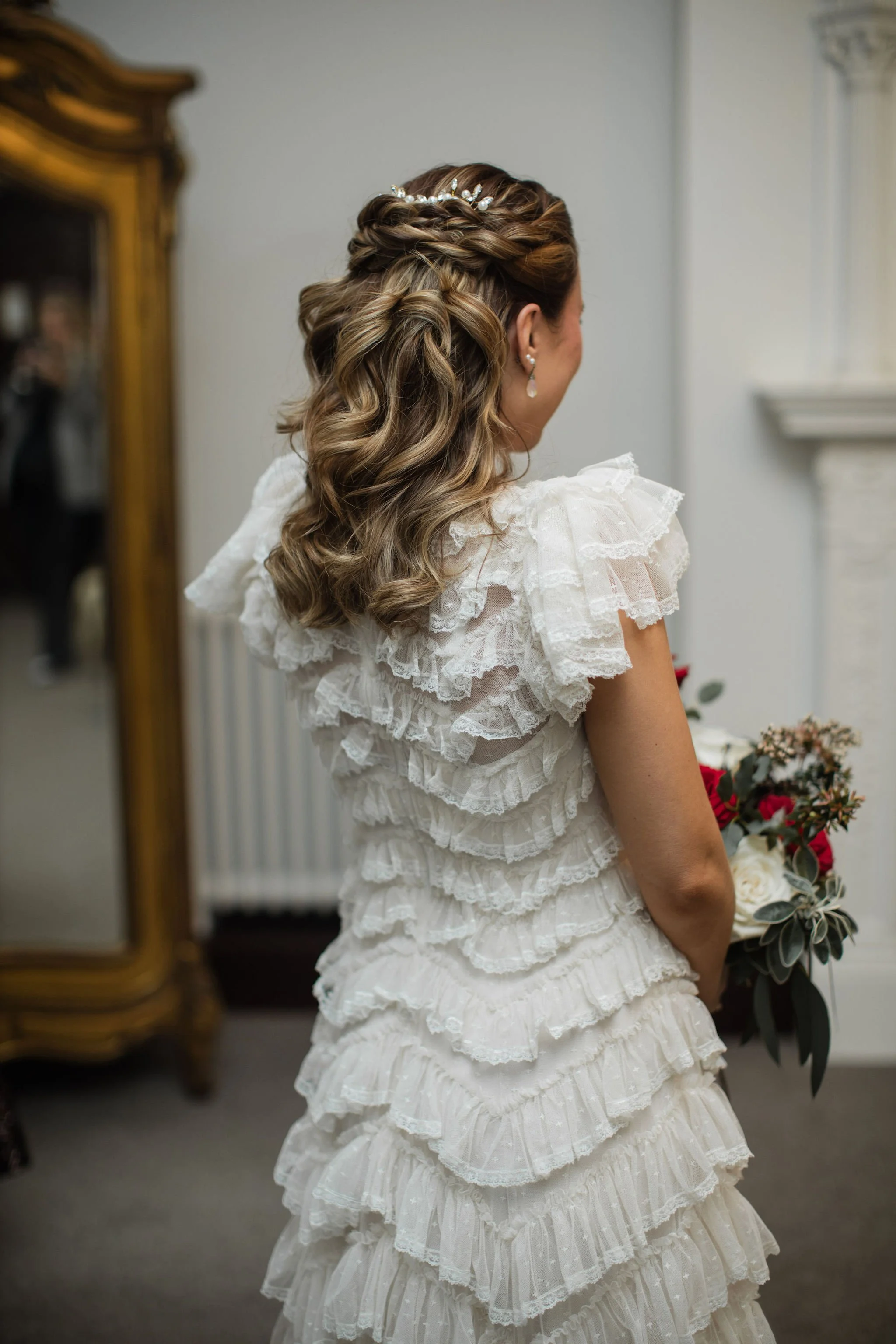 Timeless- authentic-wedding-photography-luxuryfeel-theoldhallely25.jpg