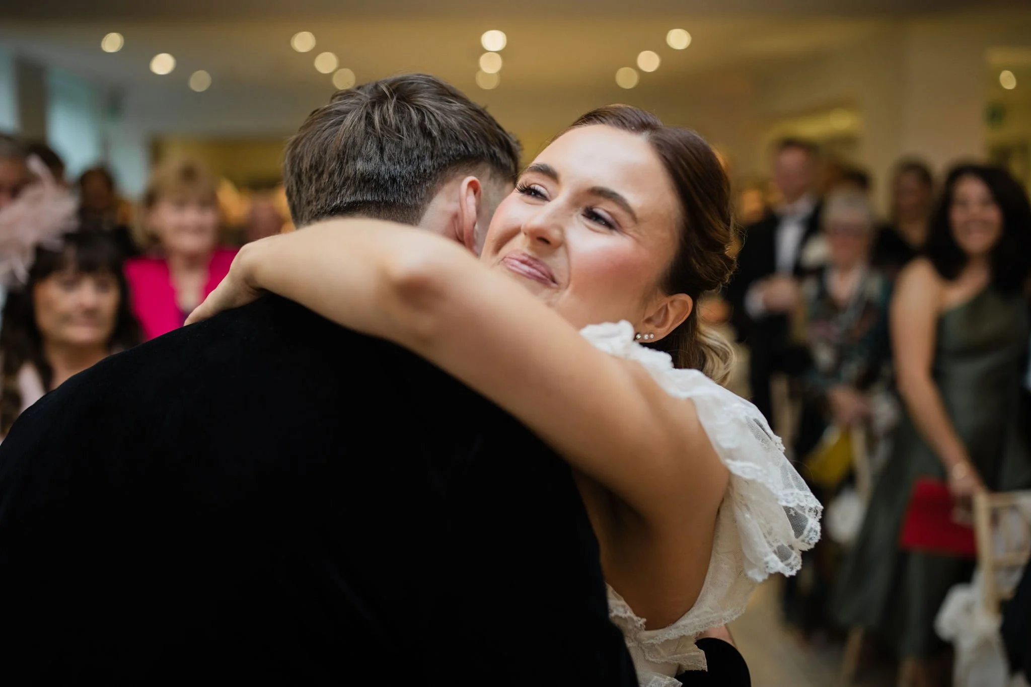 Timeless- authentic-wedding-photography-luxuryfeel-theoldhallely34.jpg