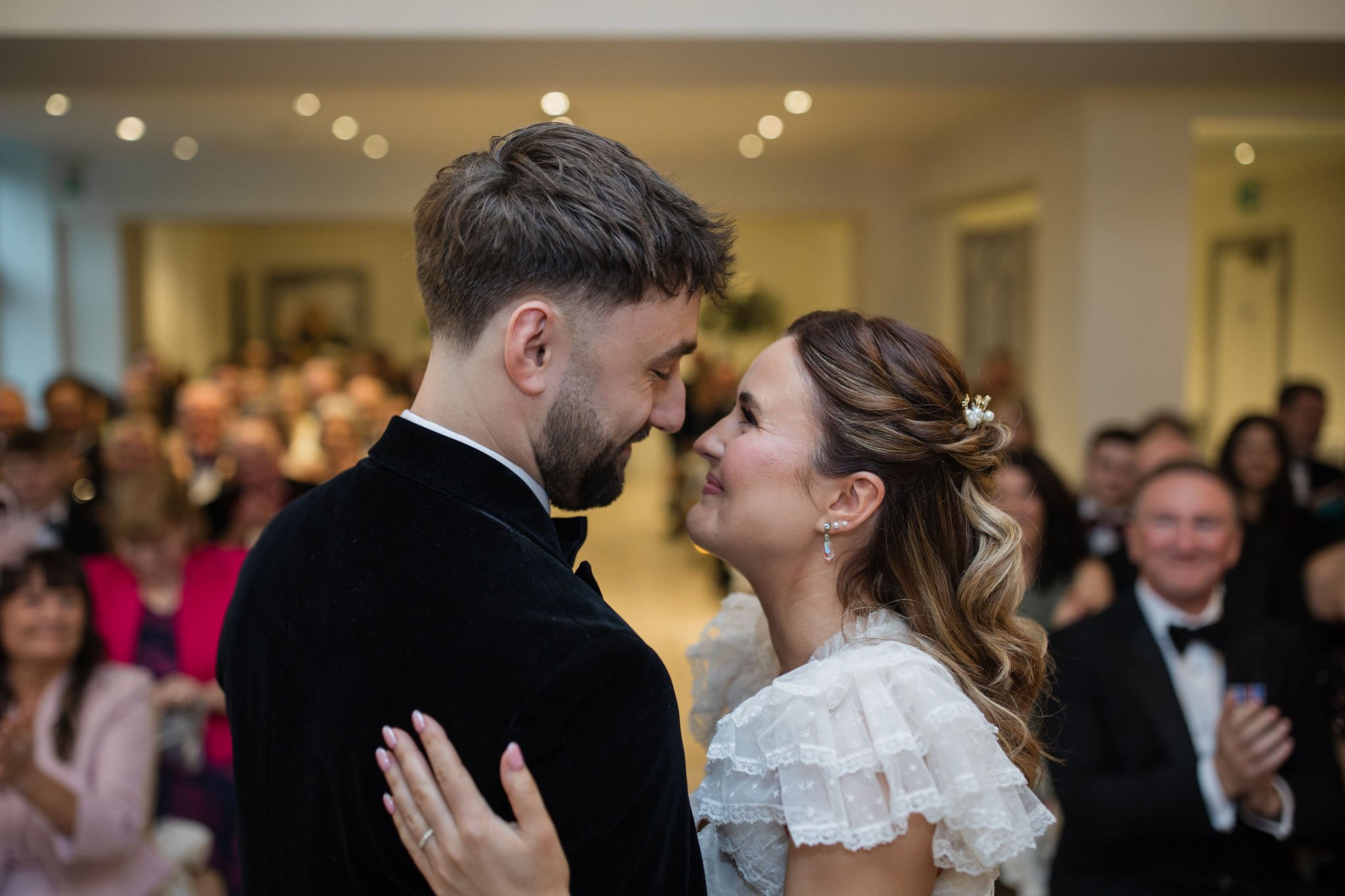 Timeless- authentic-wedding-photography-luxuryfeel-theoldhallely44.jpg